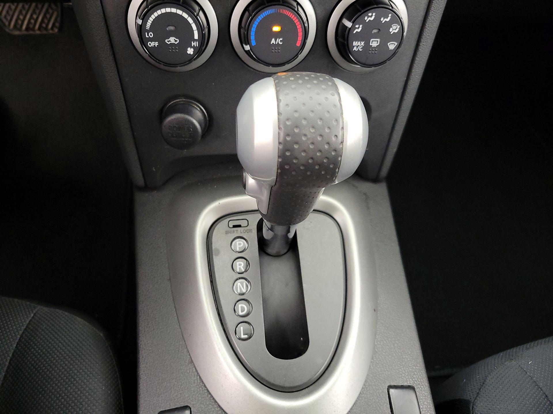 Thumbnail: 2015 Nissan Rogue - 17