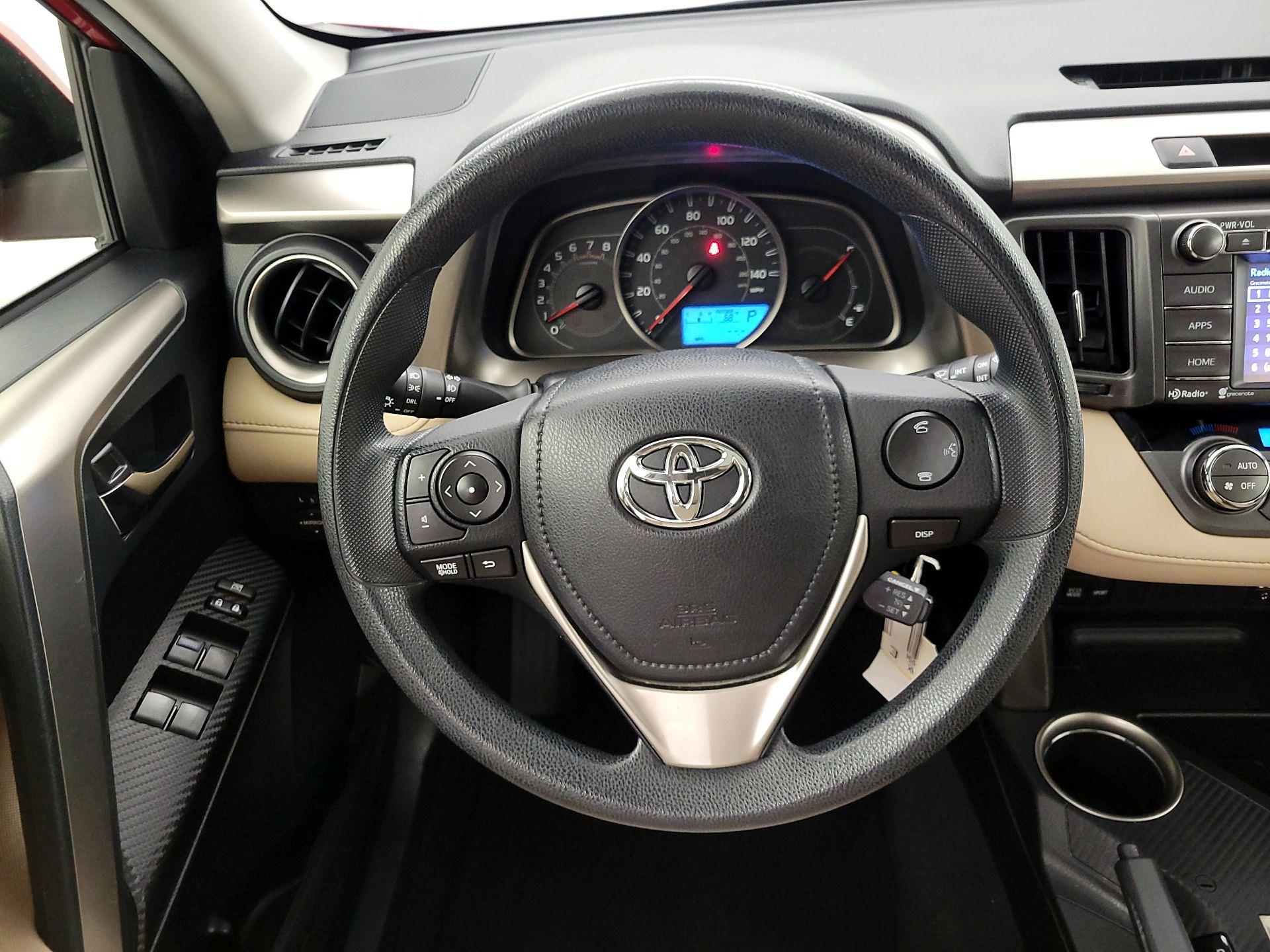 Thumbnail: 2015 Toyota RAV4 - 10