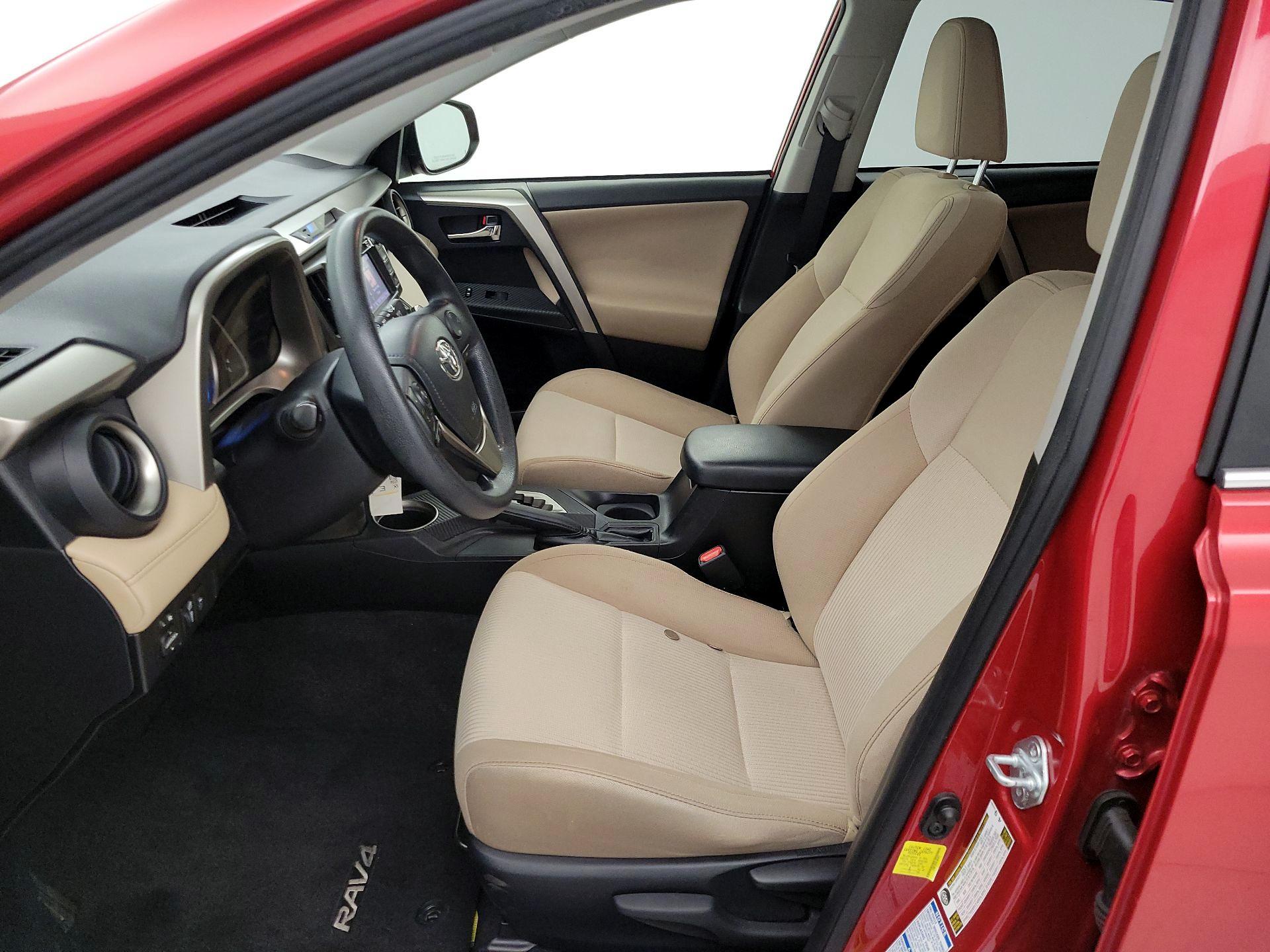 Thumbnail: 2015 Toyota RAV4 - 11