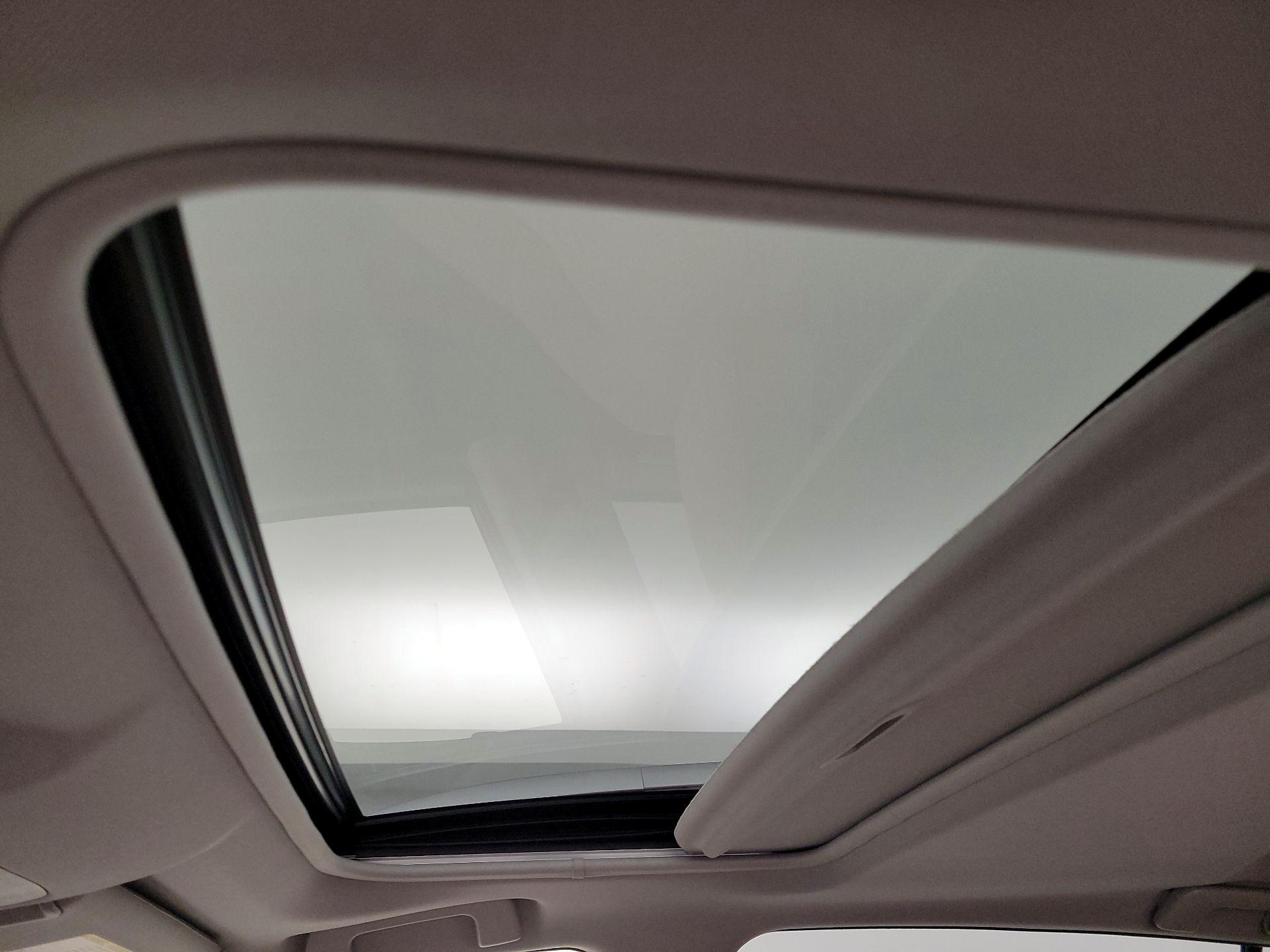 Thumbnail: 2015 Toyota RAV4 - 19