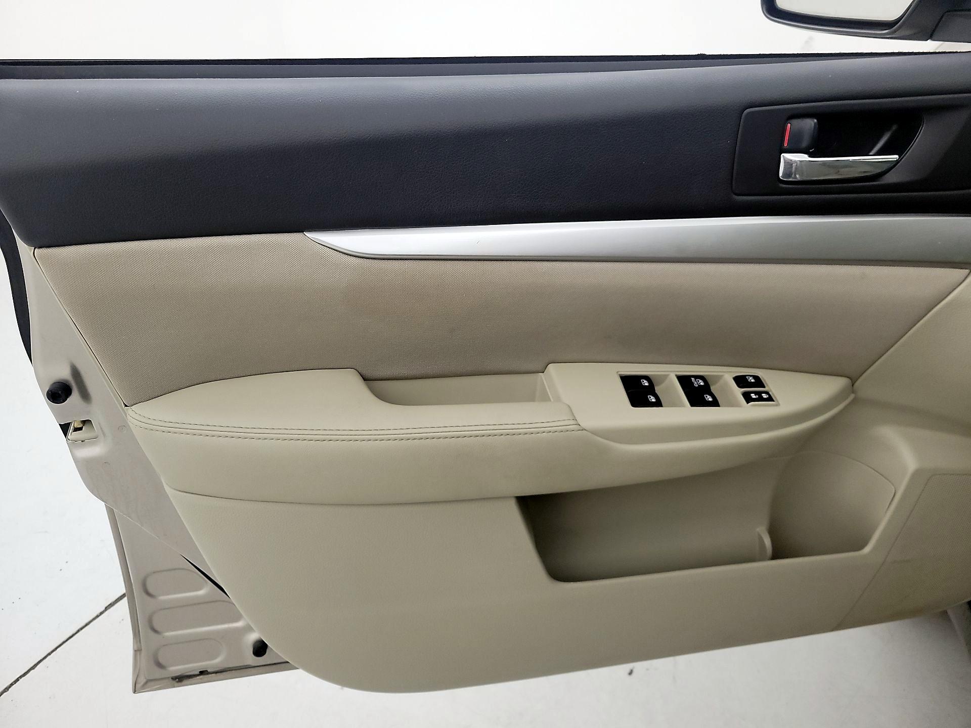 Thumbnail: 2014 Subaru Outback - 12