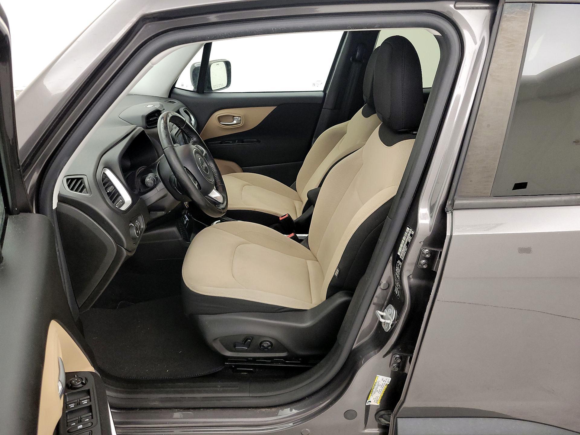 Thumbnail: 2016 Jeep Renegade - 11