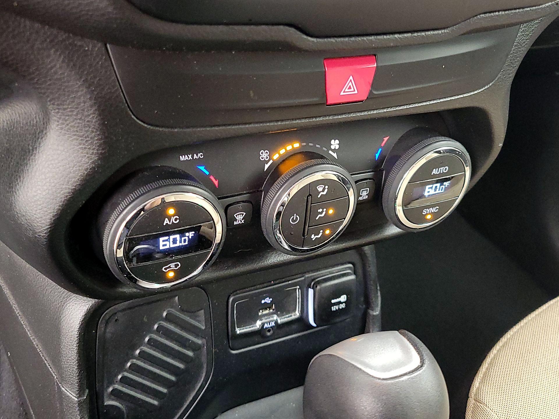 Thumbnail: 2016 Jeep Renegade - 16