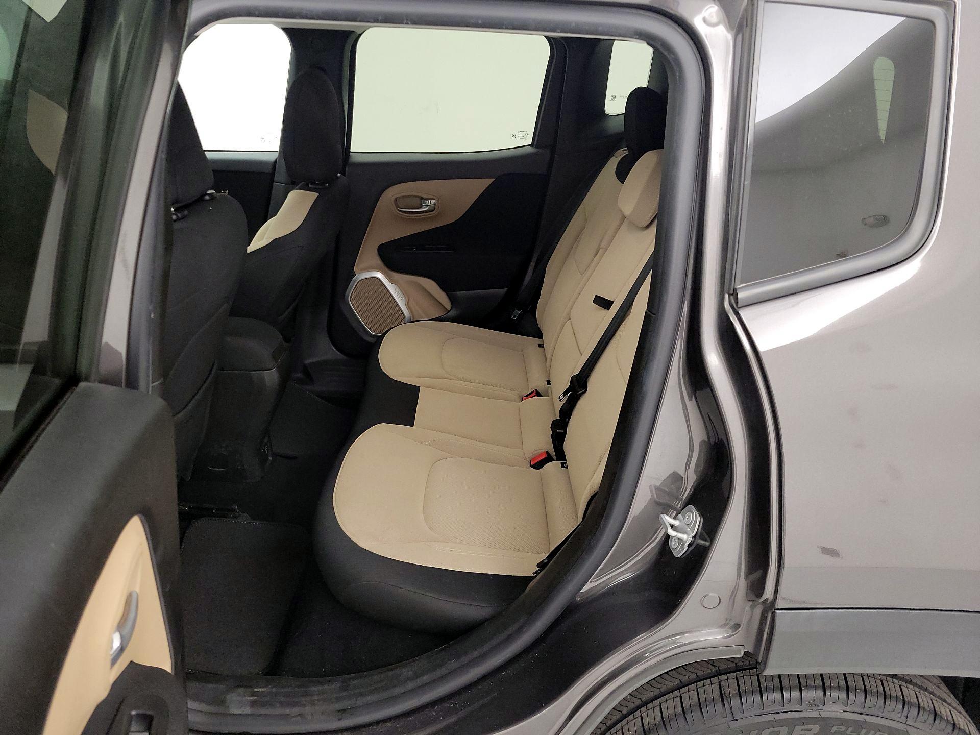 Thumbnail: 2016 Jeep Renegade - 19