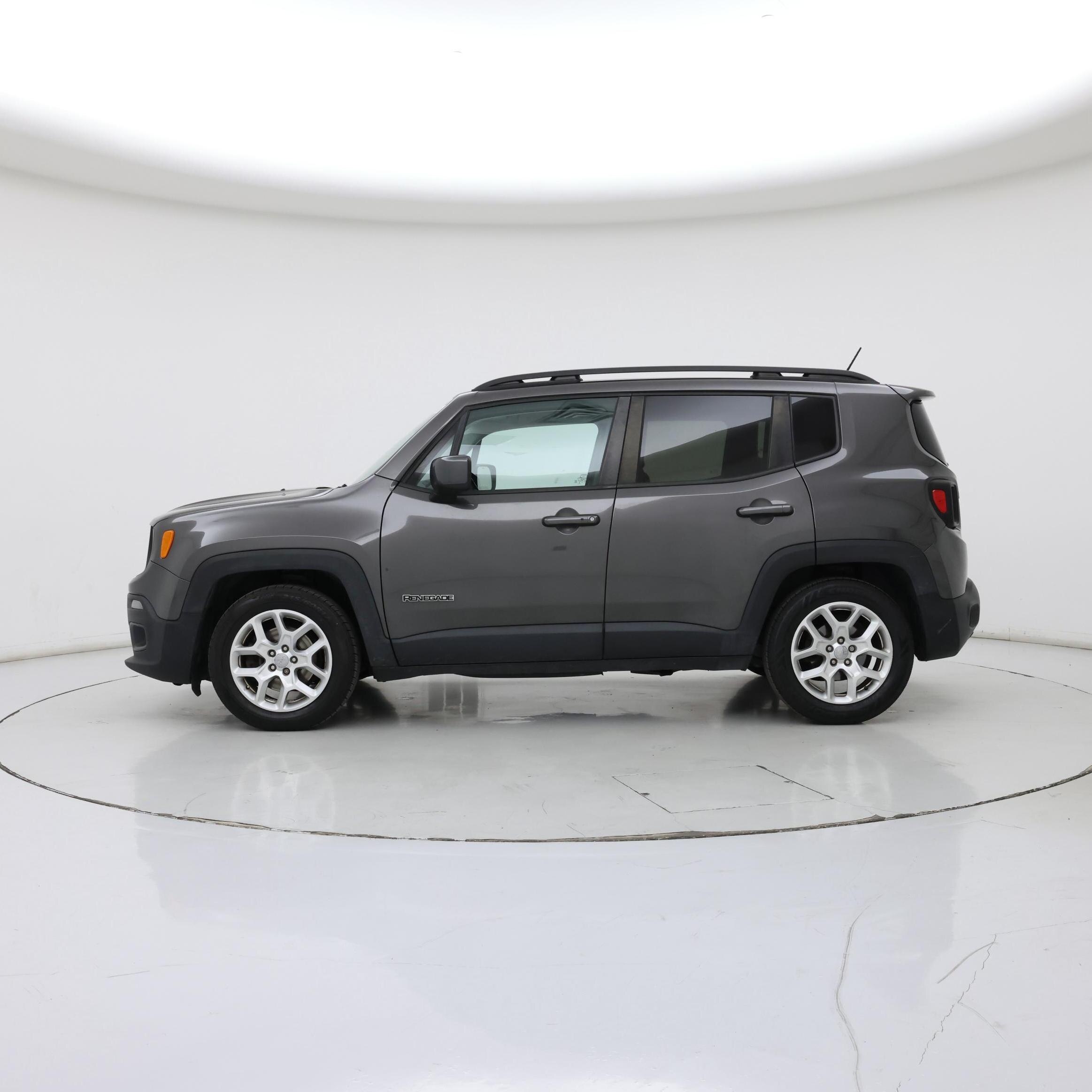 Thumbnail: 2016 Jeep Renegade - 3