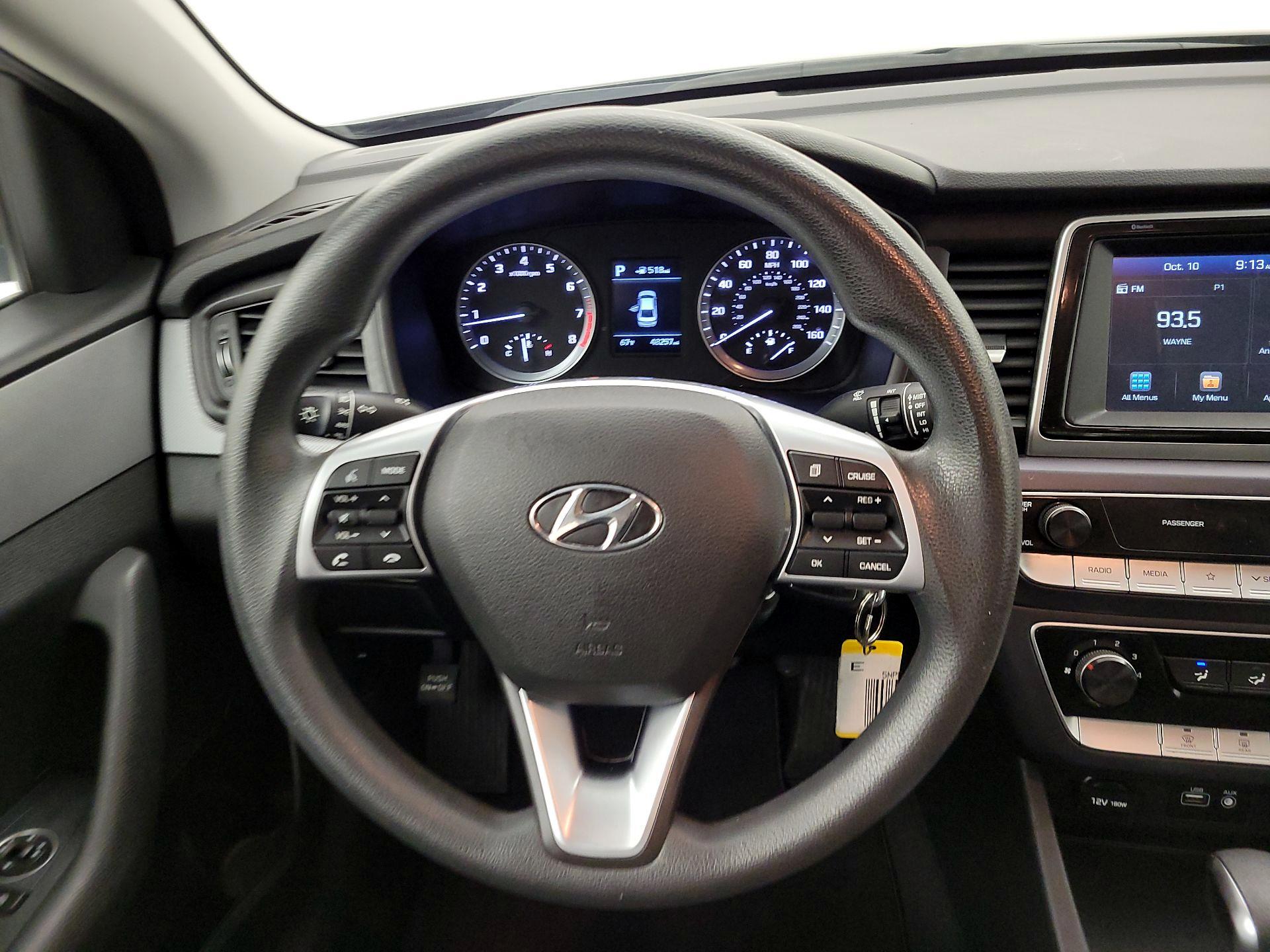 Thumbnail: 2019 Hyundai Sonata - 10