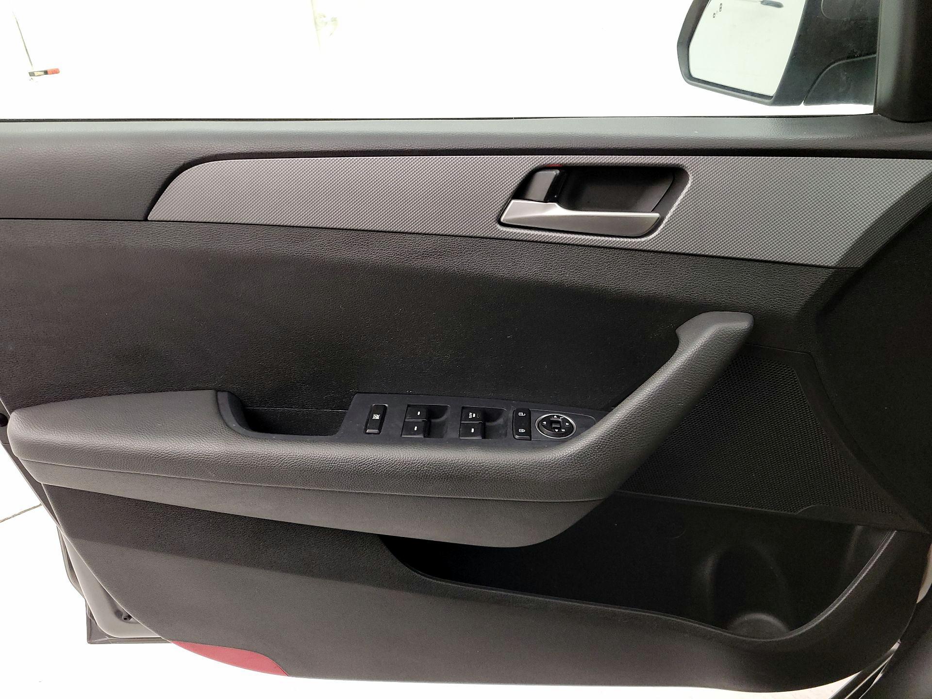 Thumbnail: 2019 Hyundai Sonata - 12