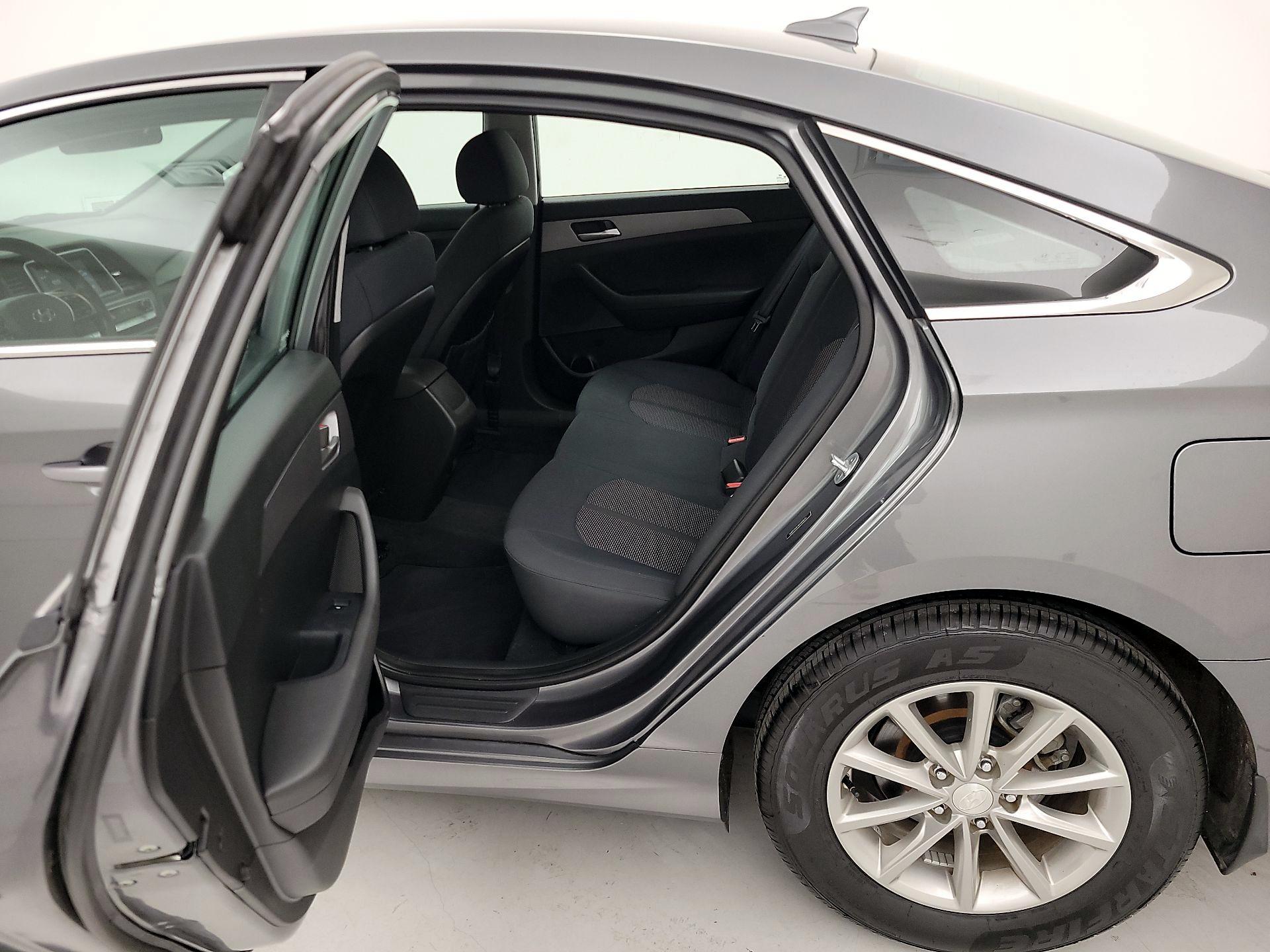 Thumbnail: 2019 Hyundai Sonata - 19