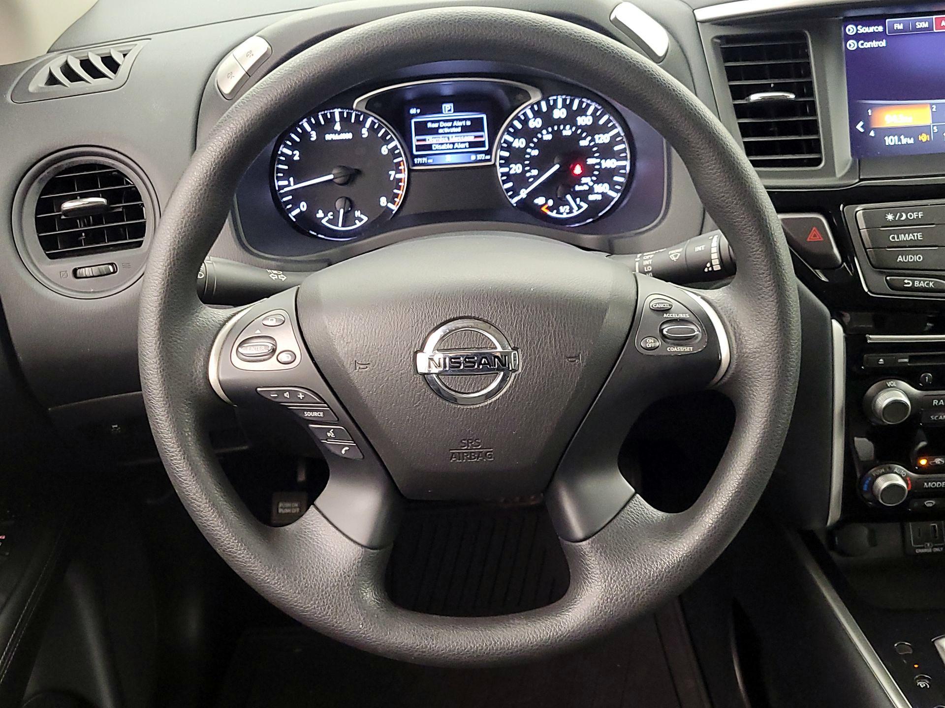 Thumbnail: 2020 Nissan Pathfinder - 10
