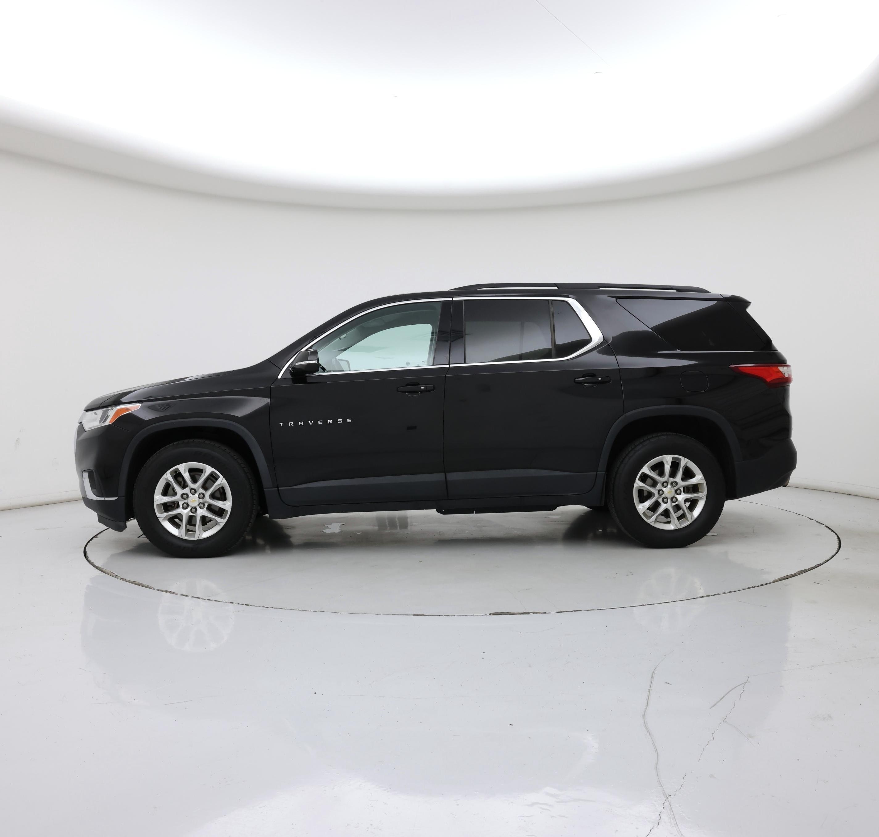 Thumbnail: 2019 Chevrolet Traverse - 3