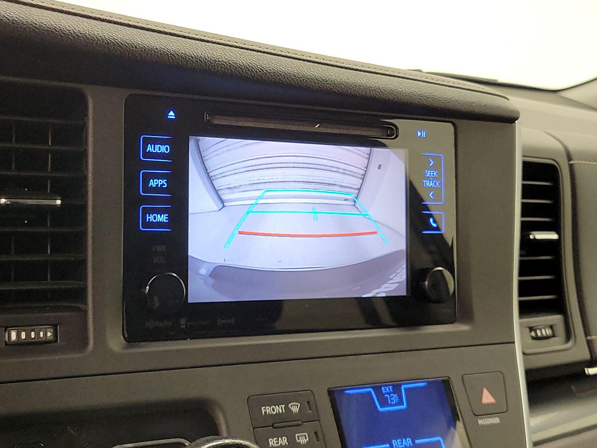Thumbnail: 2016 Toyota Sienna - 14