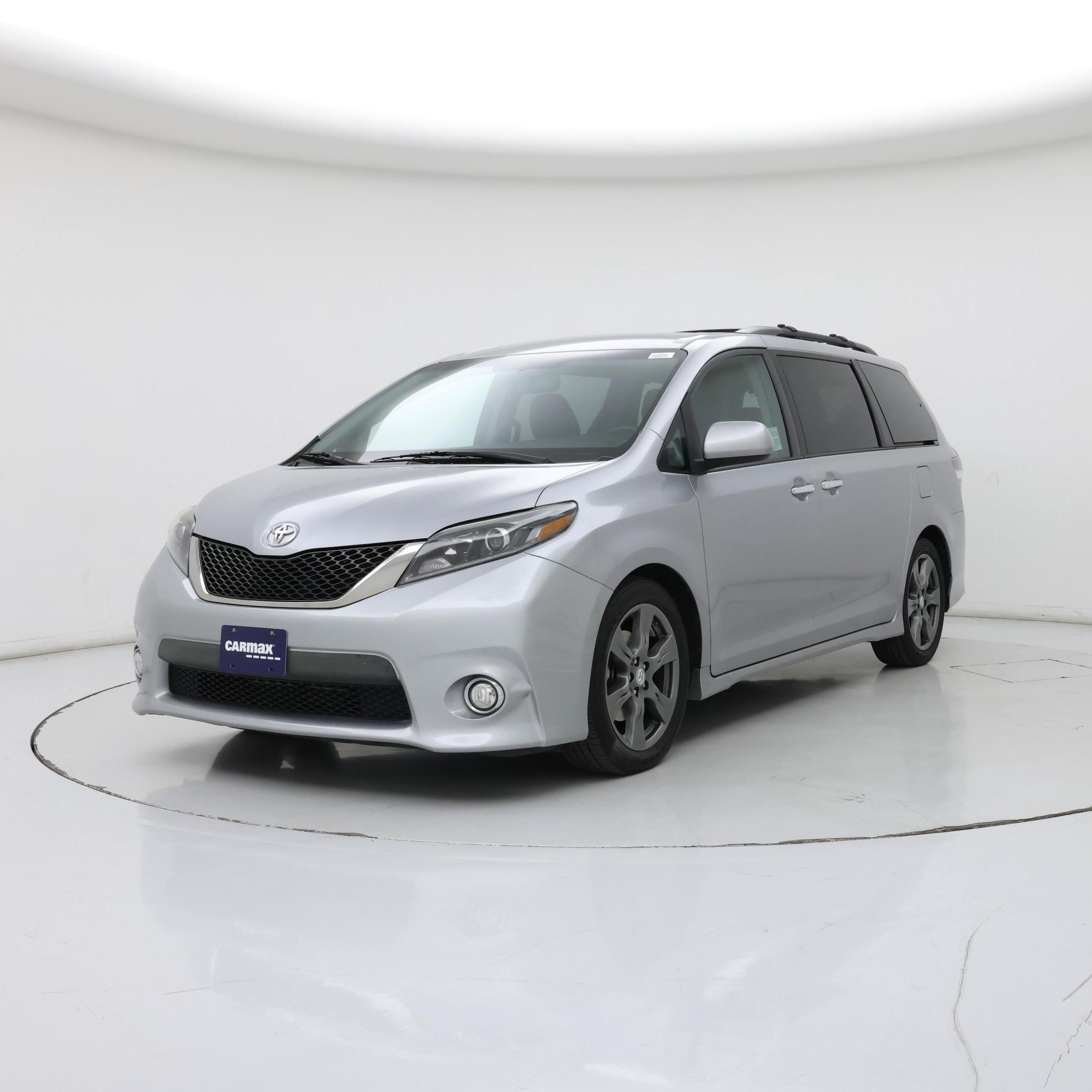 Thumbnail: 2016 Toyota Sienna - 4