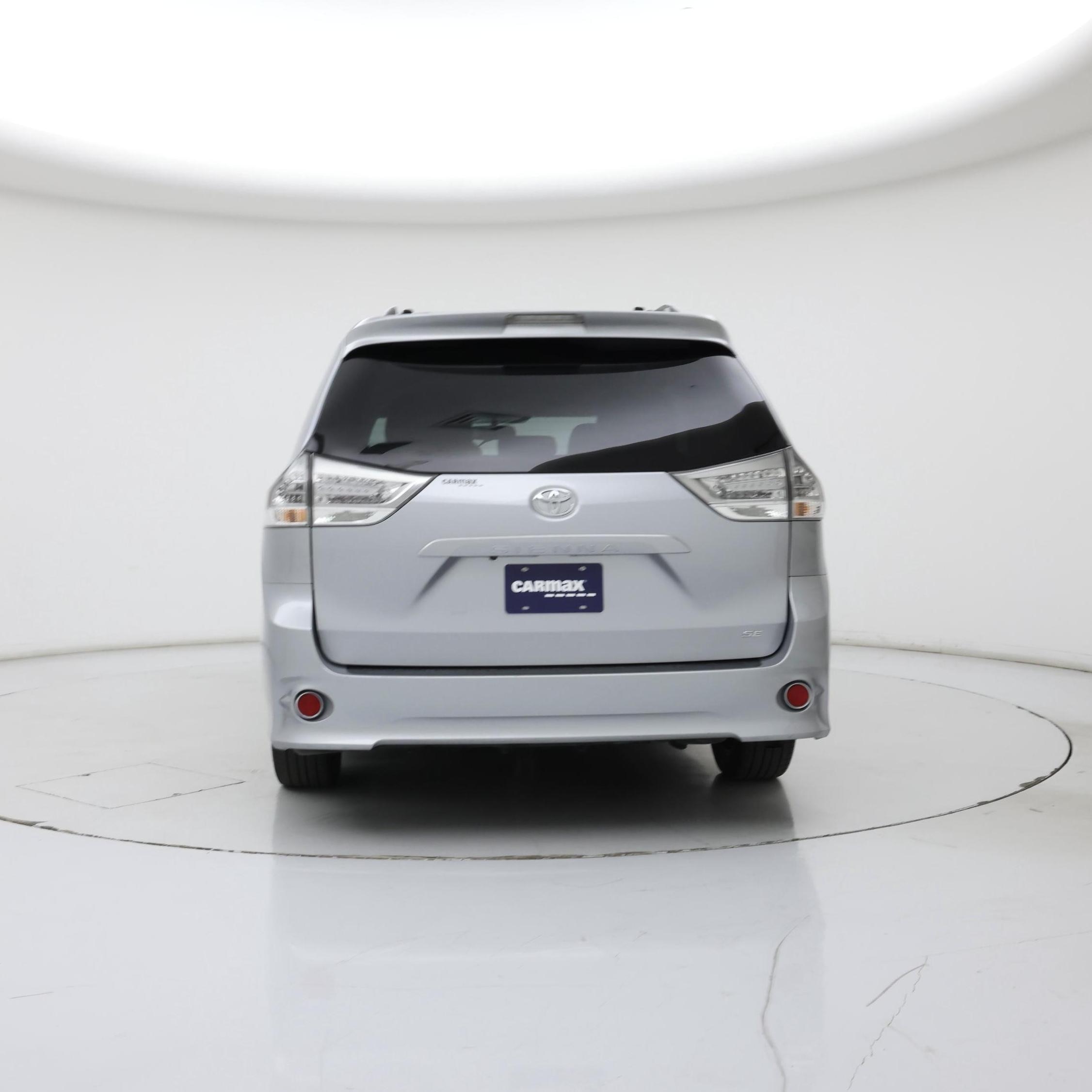 Thumbnail: 2016 Toyota Sienna - 6