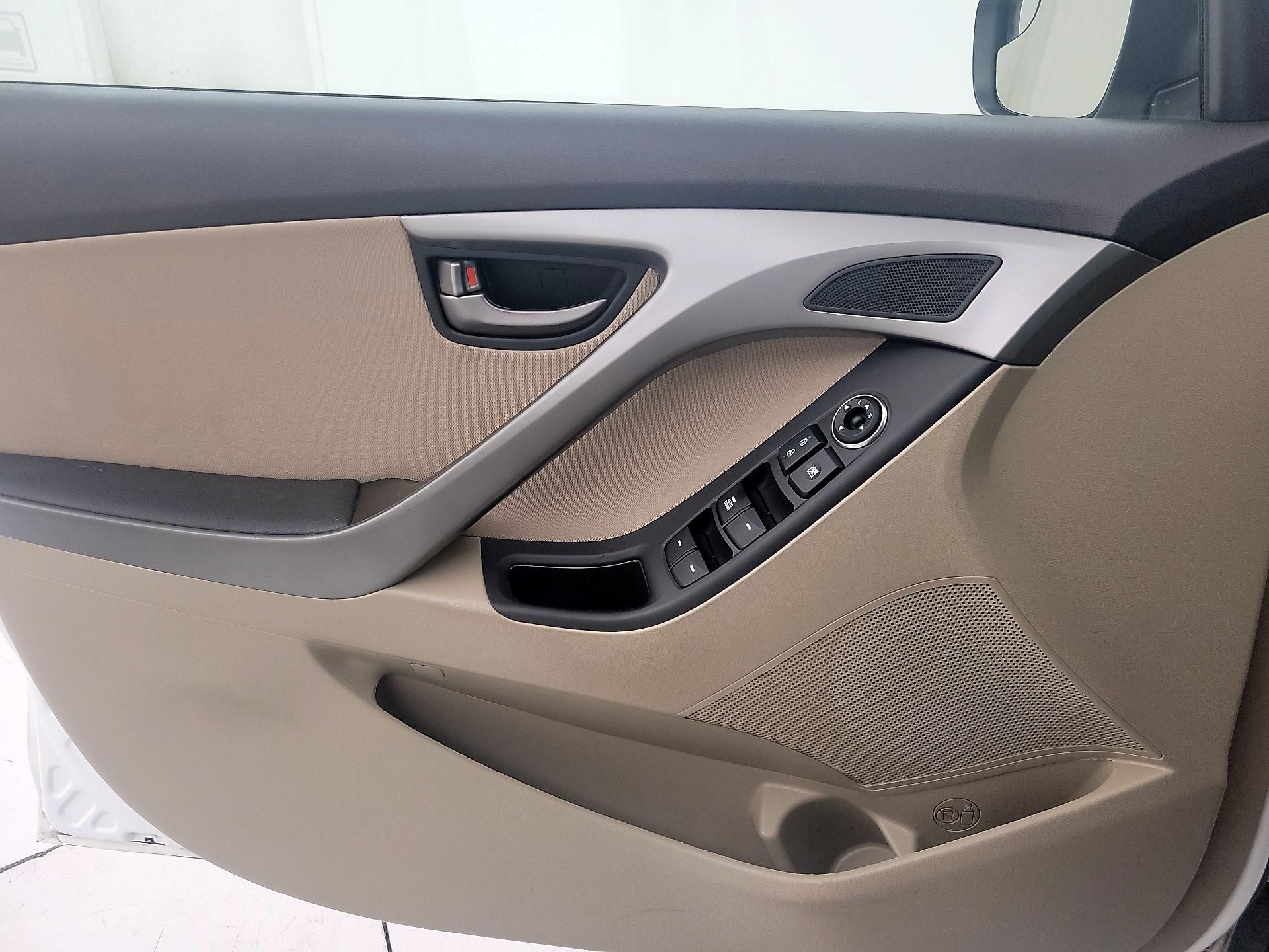 Thumbnail: 2014 Hyundai Elantra - 12
