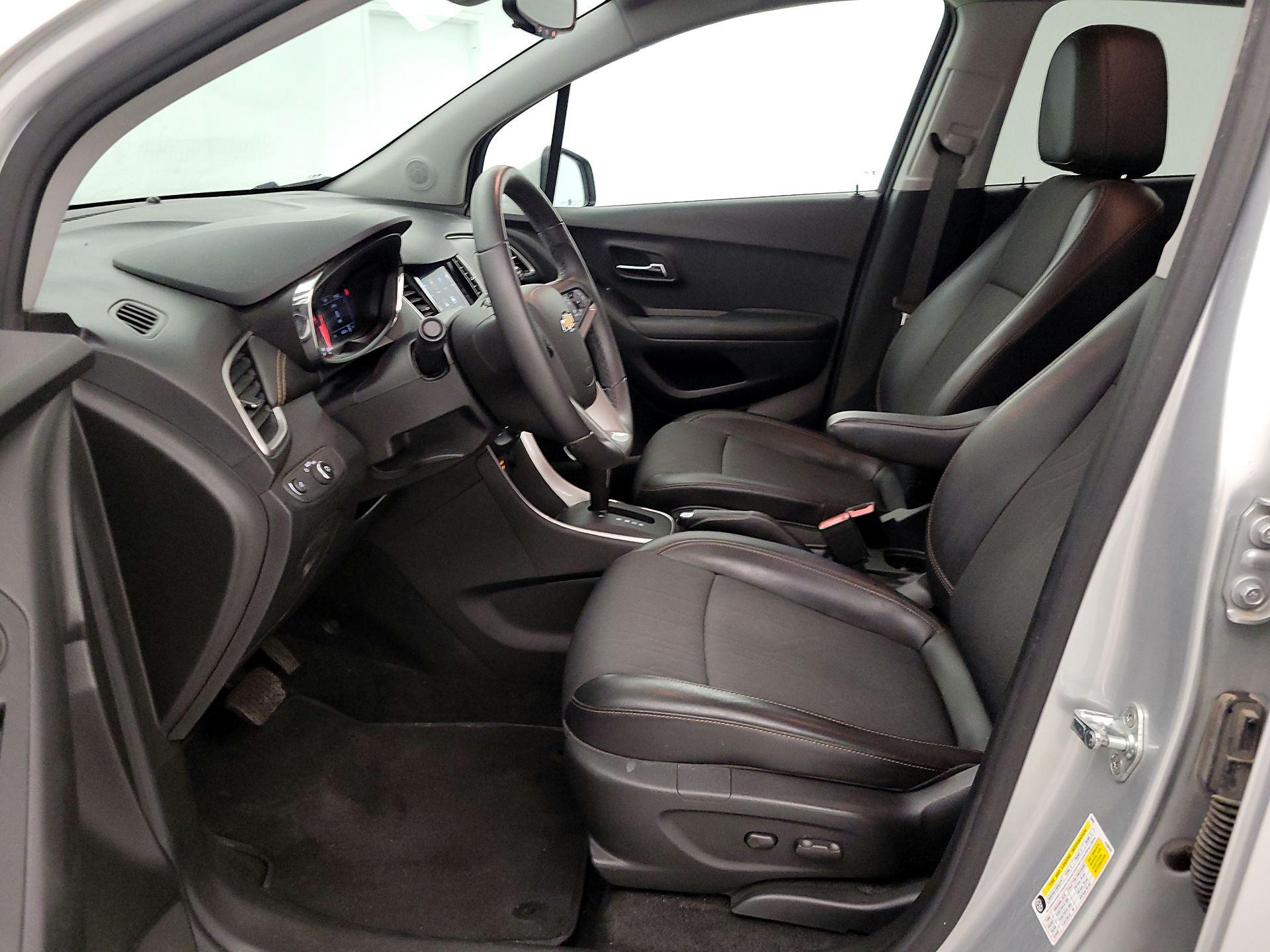 Thumbnail: 2022 Chevrolet Trax - 11