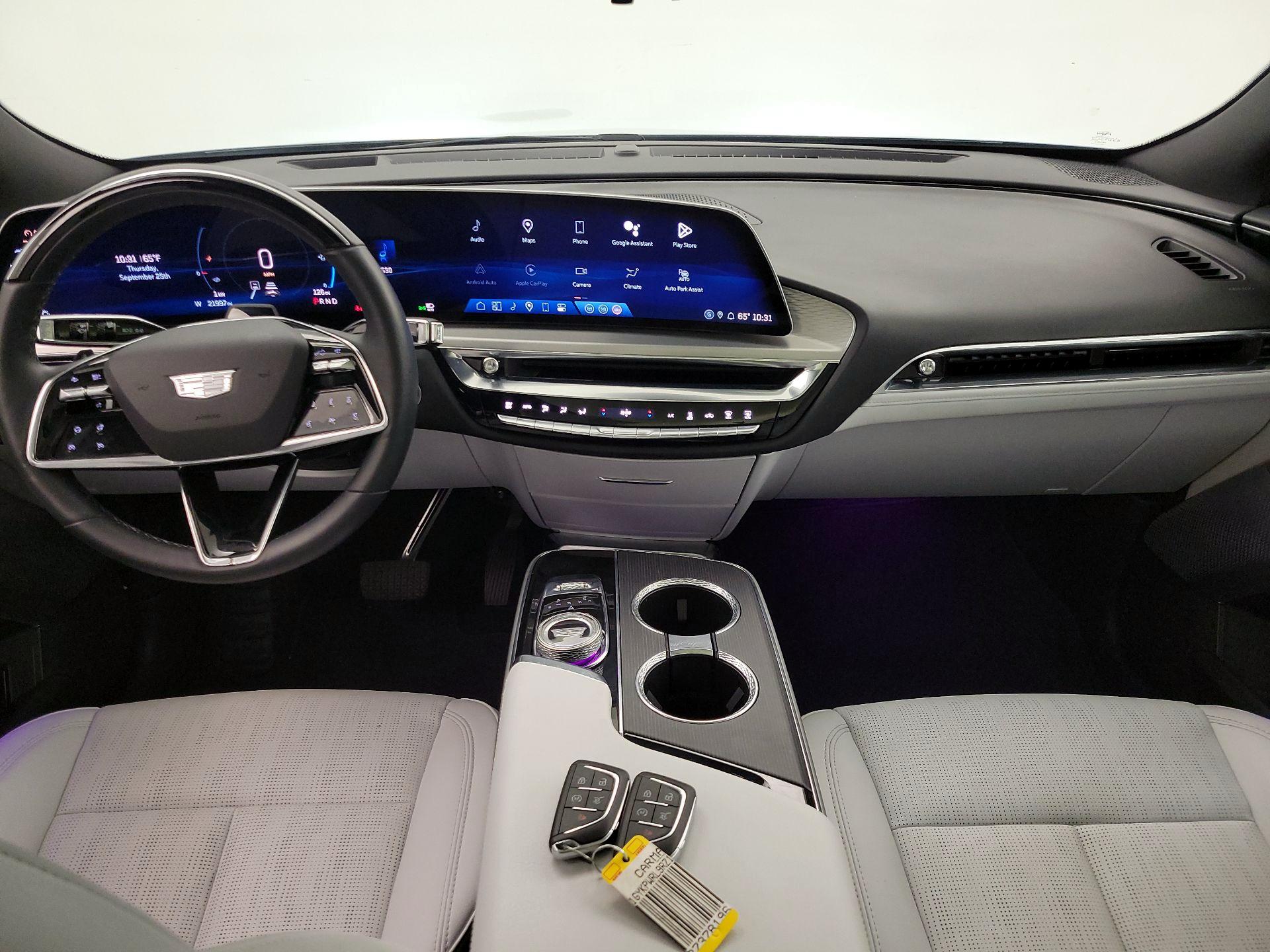Thumbnail: 2024 Cadillac Lyriq - 9