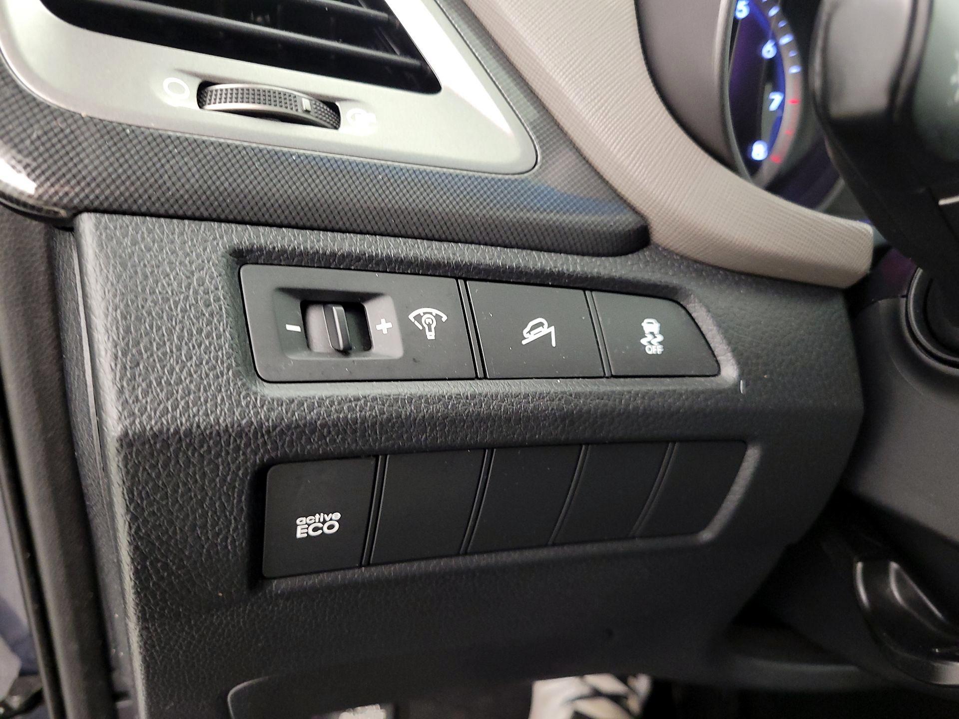 Thumbnail: 2015 Hyundai Santa Fe - 13