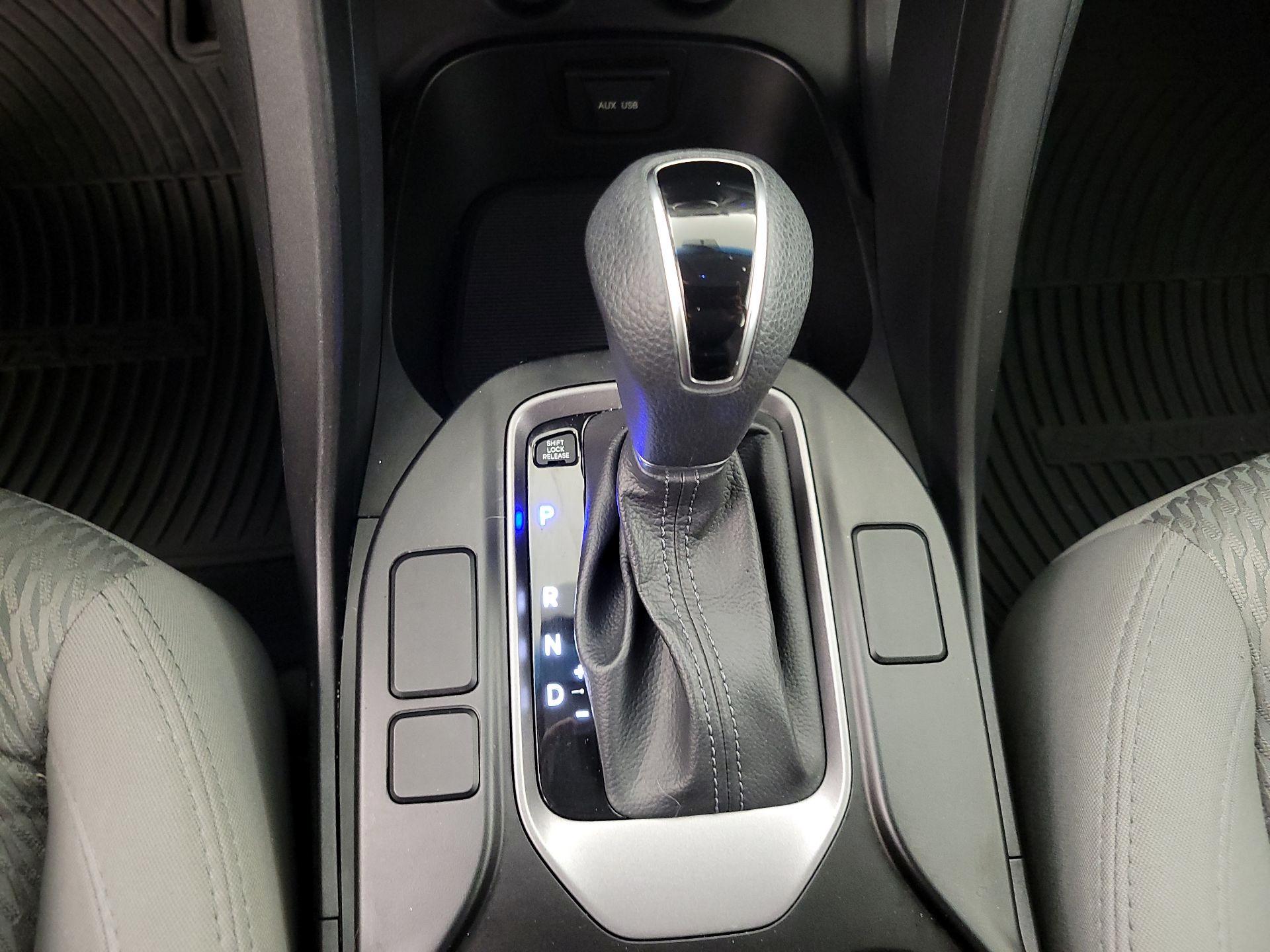 Thumbnail: 2015 Hyundai Santa Fe - 16