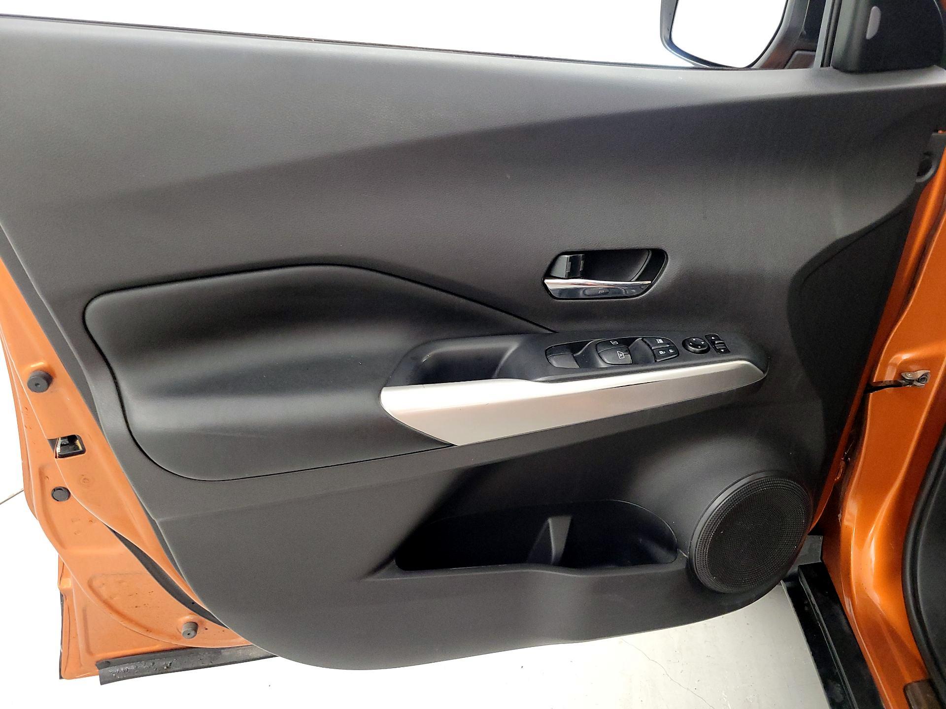 Thumbnail: 2020 Nissan Kicks - 12