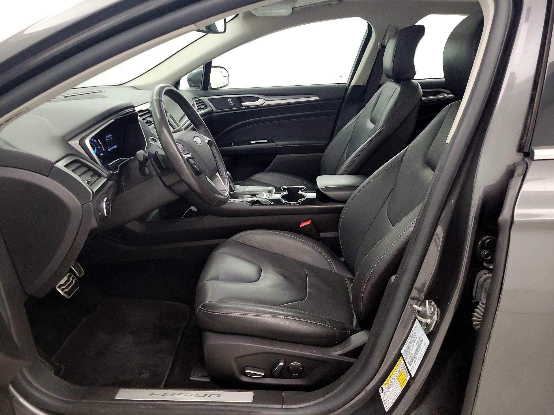 Thumbnail: 2016 Ford Fusion - 11