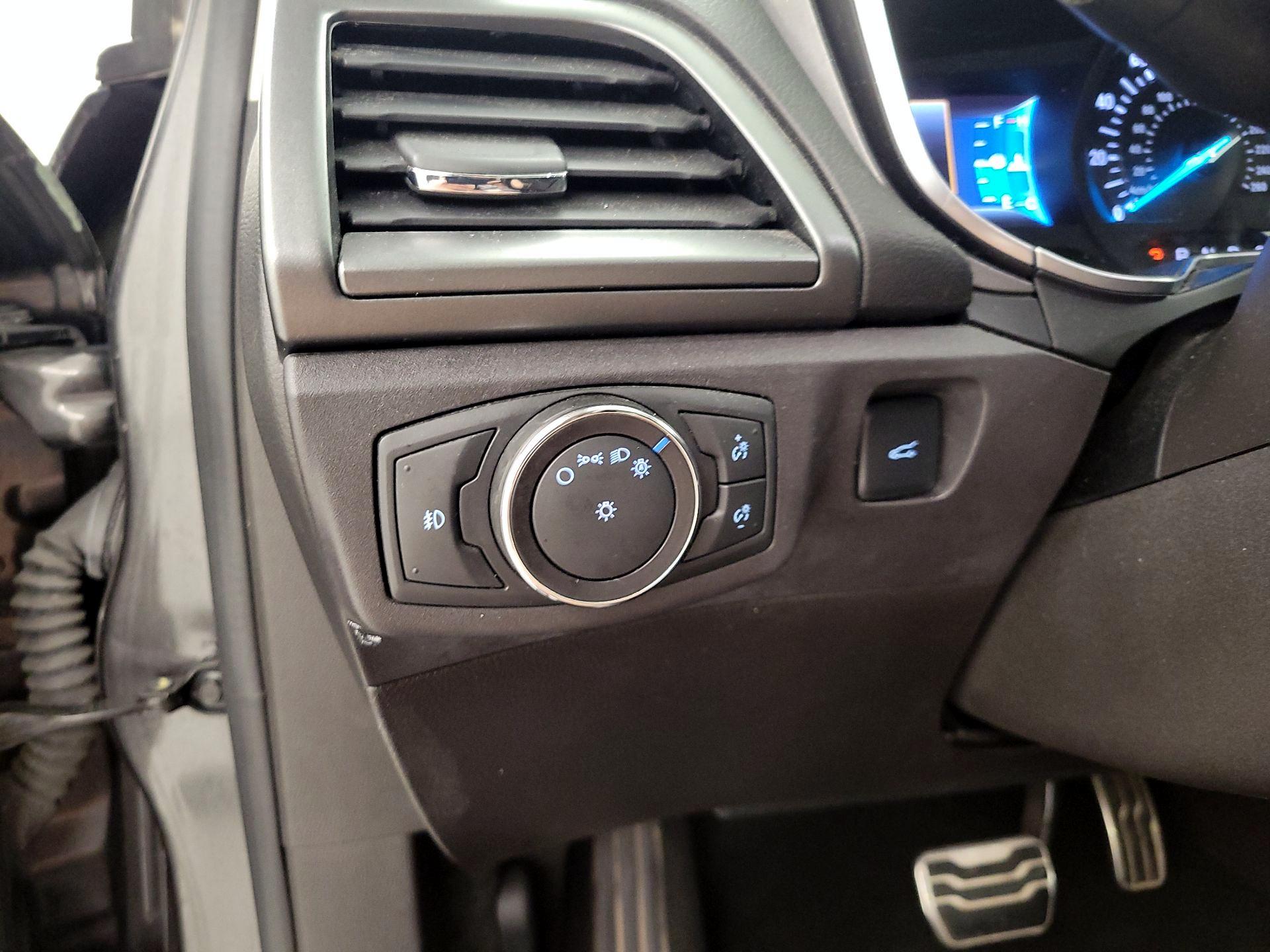 Thumbnail: 2016 Ford Fusion - 13