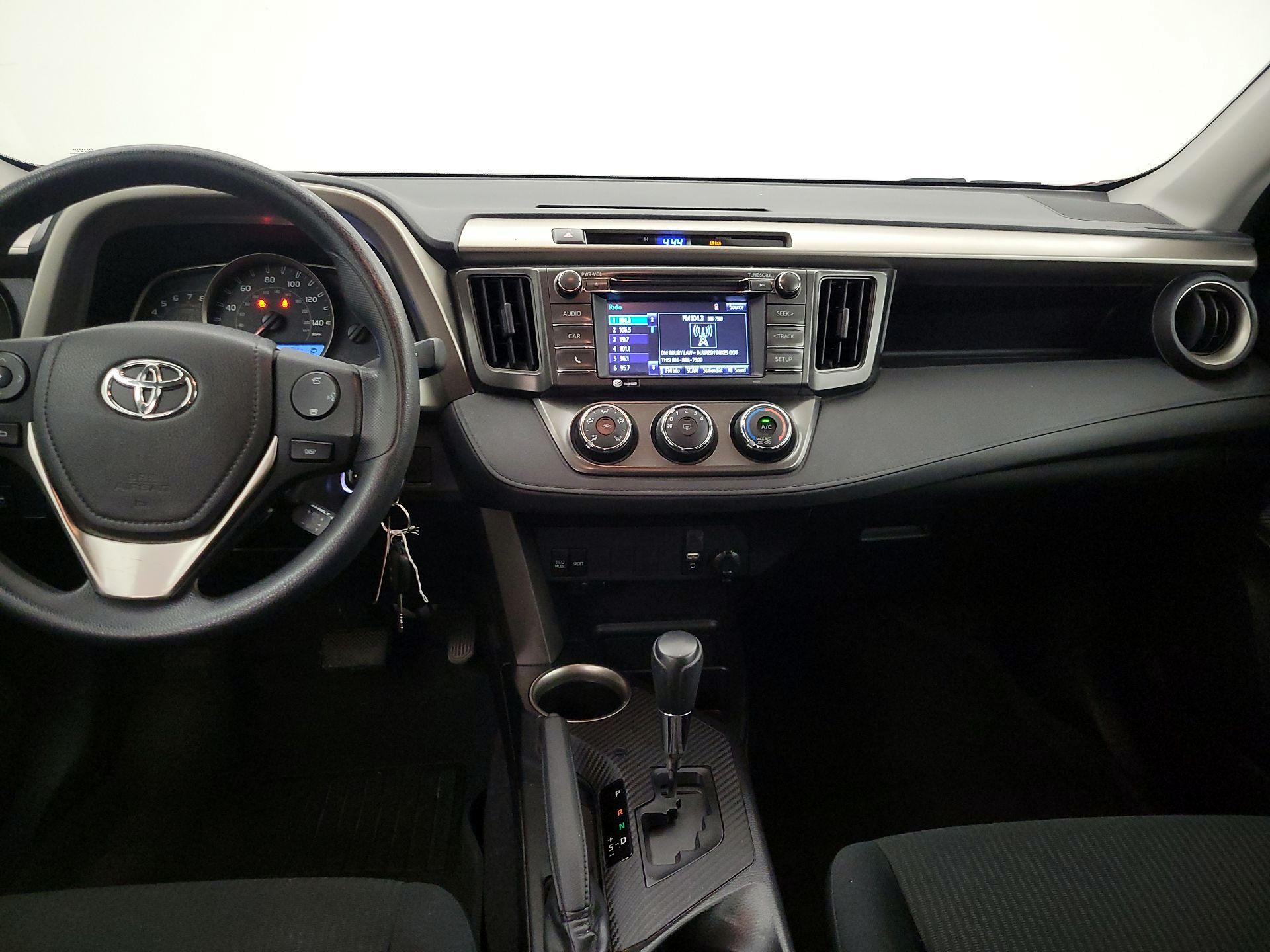 Thumbnail: 2015 Toyota RAV4 - 9