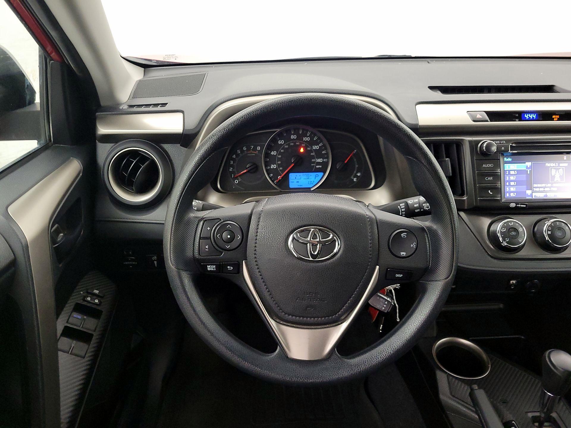 Thumbnail: 2015 Toyota RAV4 - 10