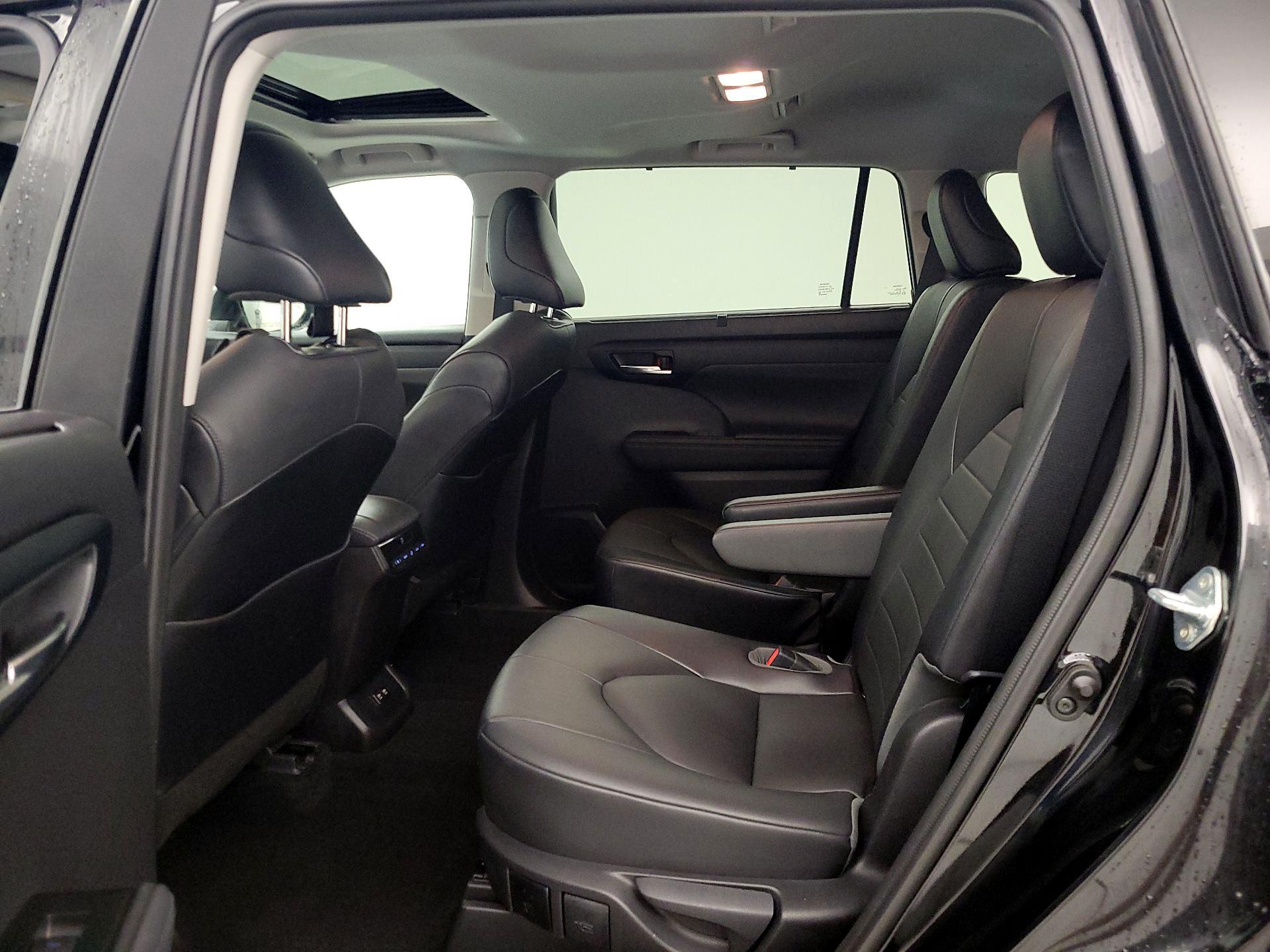 Thumbnail: 2021 Toyota Highlander - 20