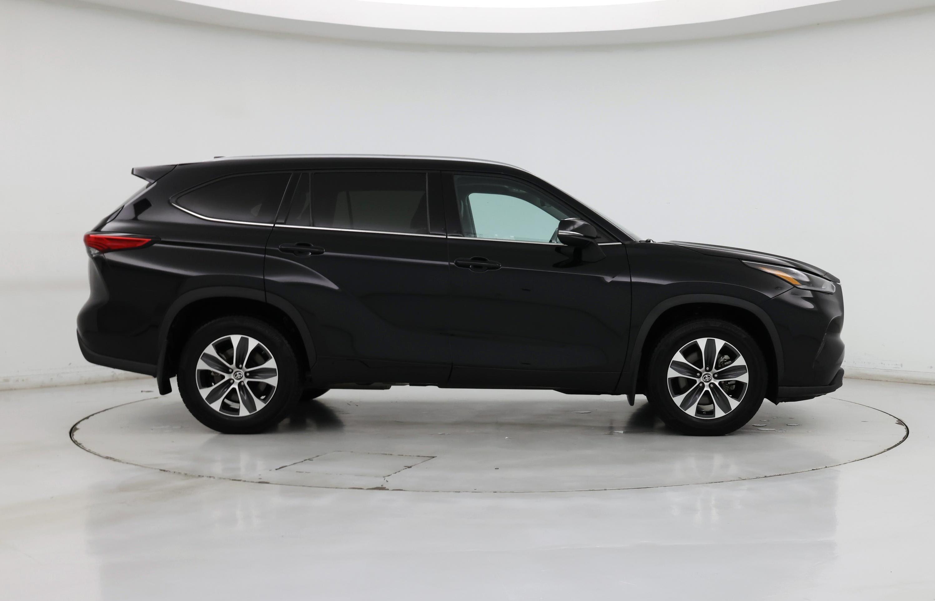 Thumbnail: 2021 Toyota Highlander - 7