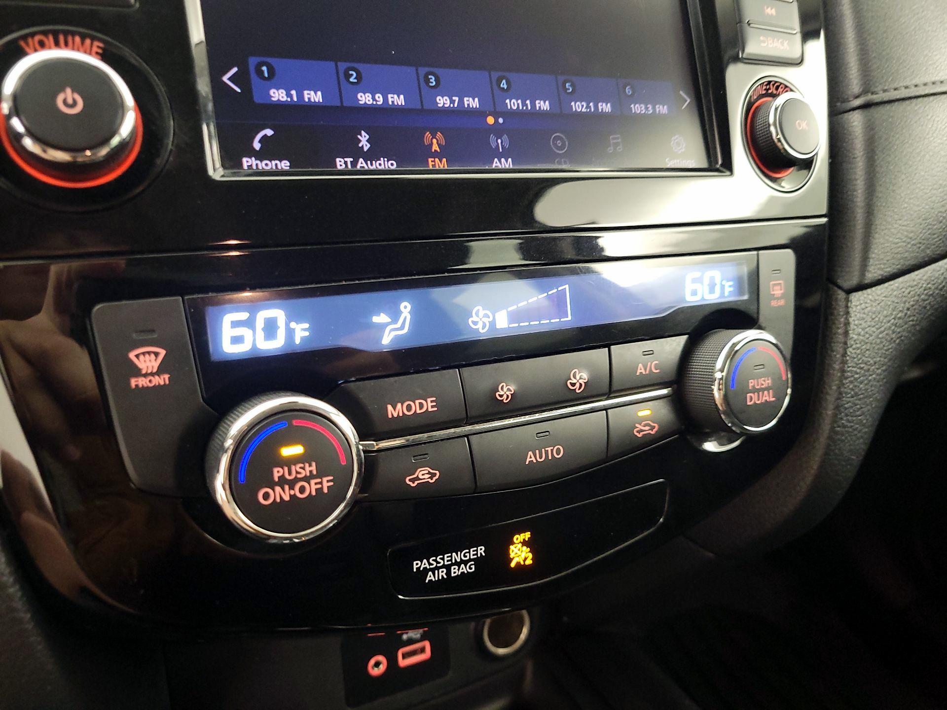 Thumbnail: 2019 Nissan Rogue - 16
