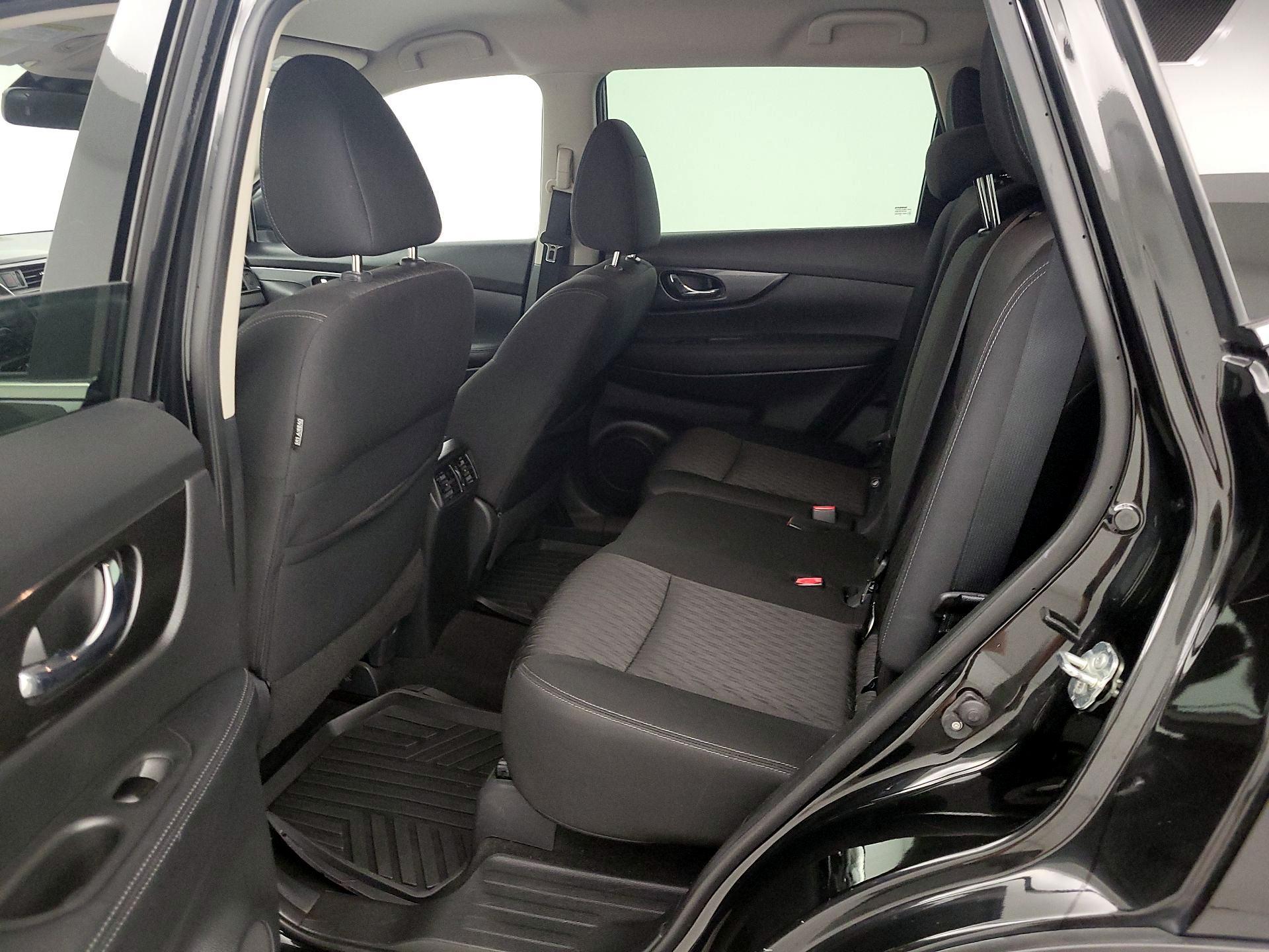 Thumbnail: 2019 Nissan Rogue - 19