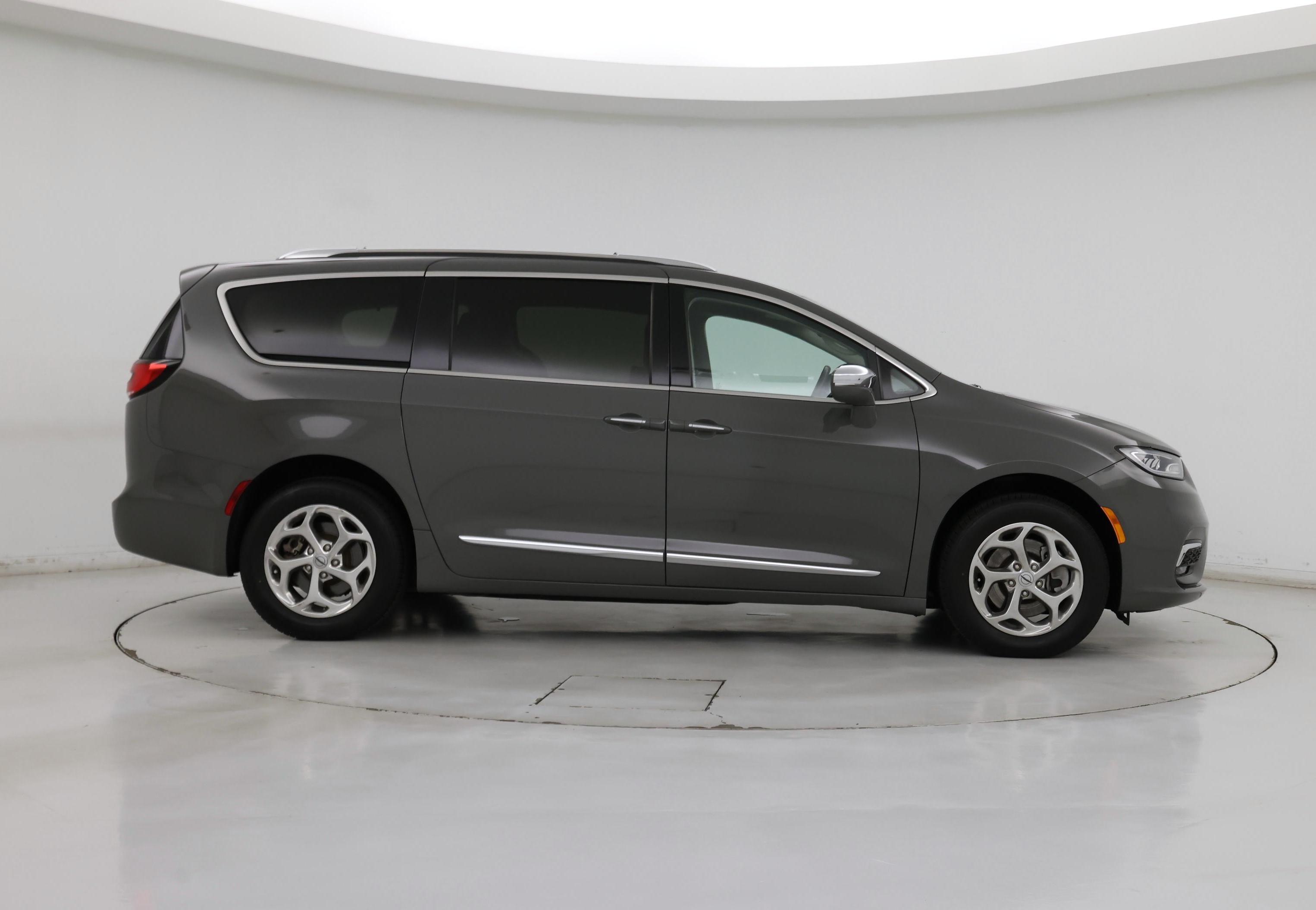 Thumbnail: 2021 Chrysler Pacifica - 7
