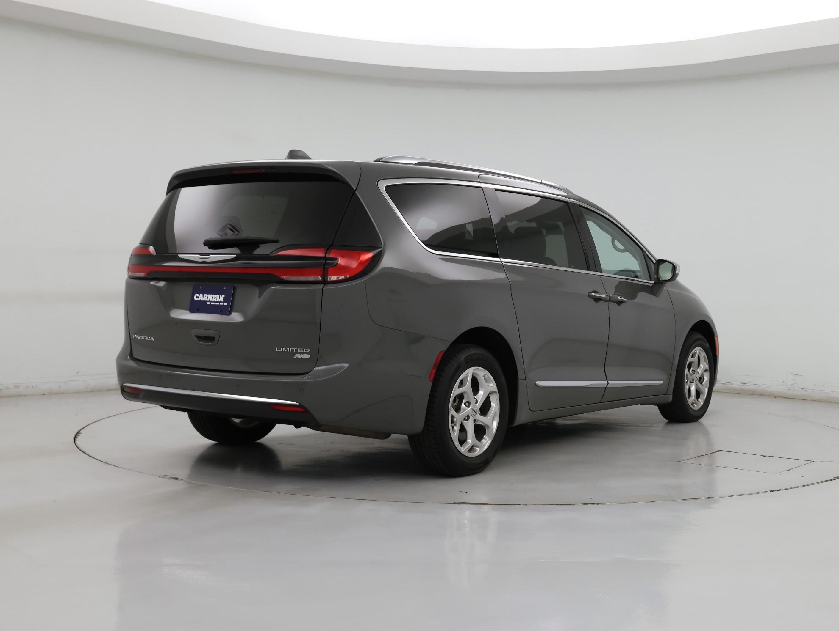 Thumbnail: 2021 Chrysler Pacifica - 8
