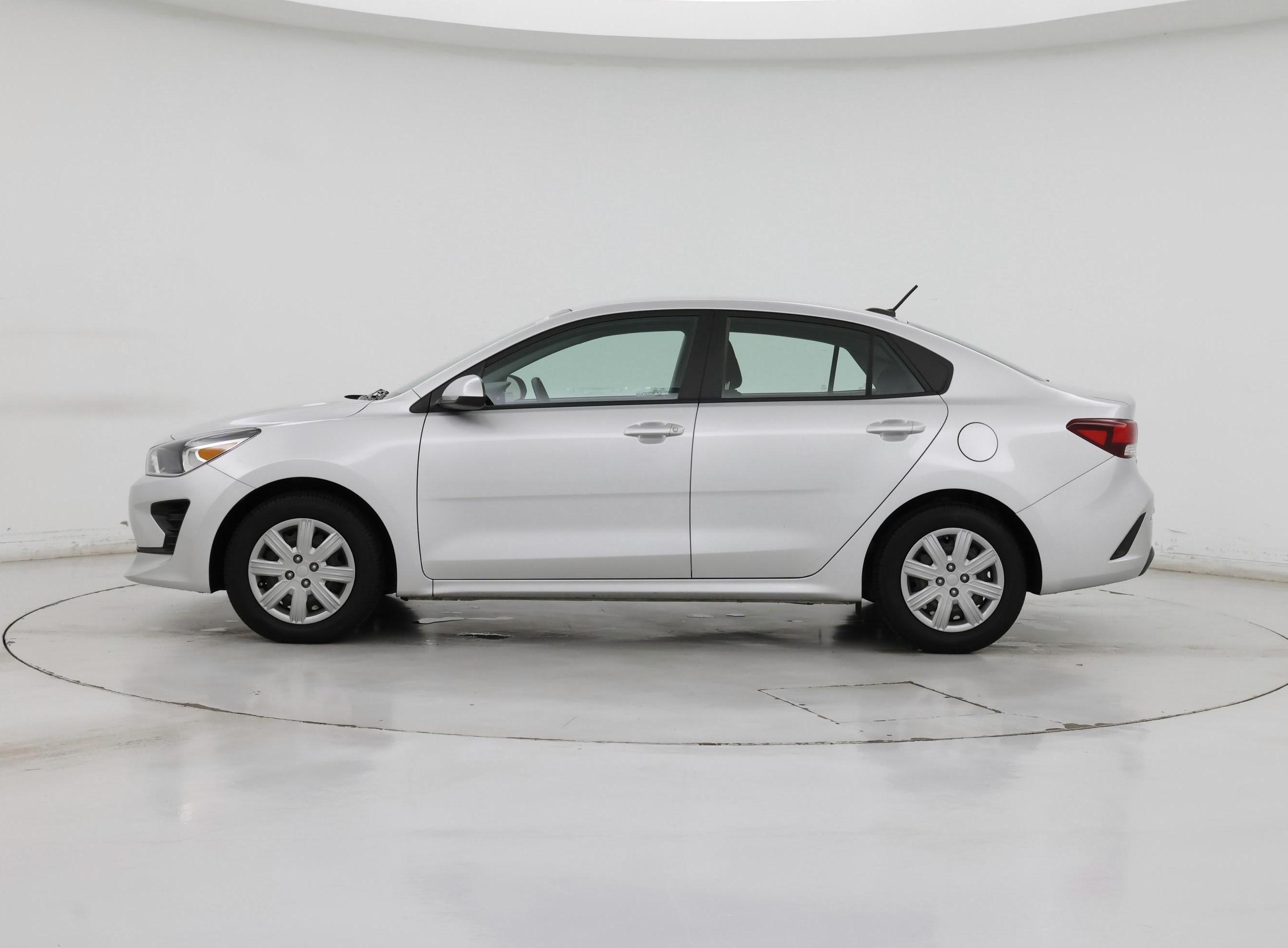 Thumbnail: 2022 Kia Rio - 3