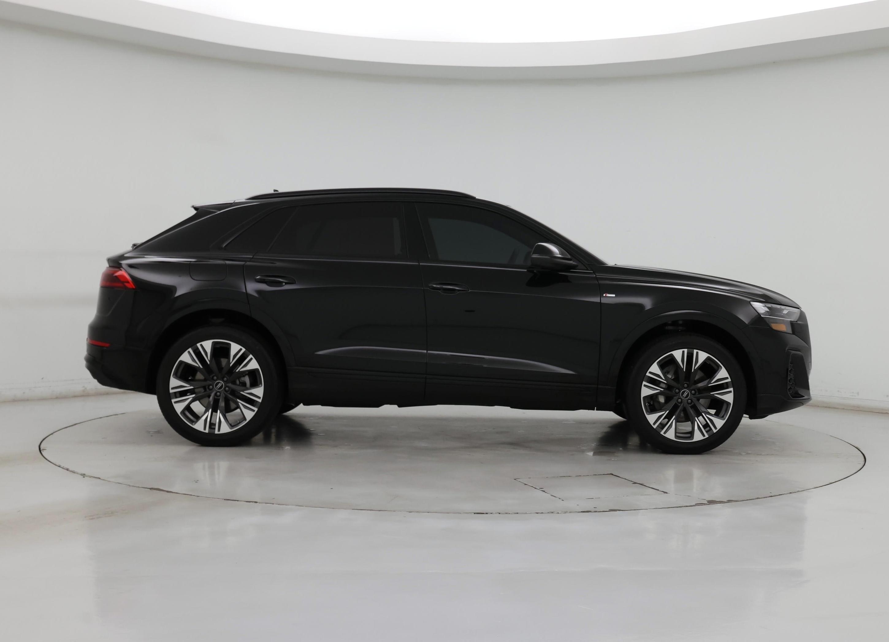 Thumbnail: 2025 Audi Q8 - 7