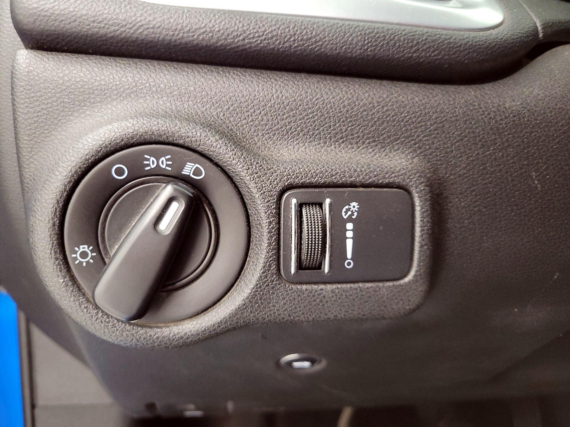 Thumbnail: 2016 Dodge Dart - 13