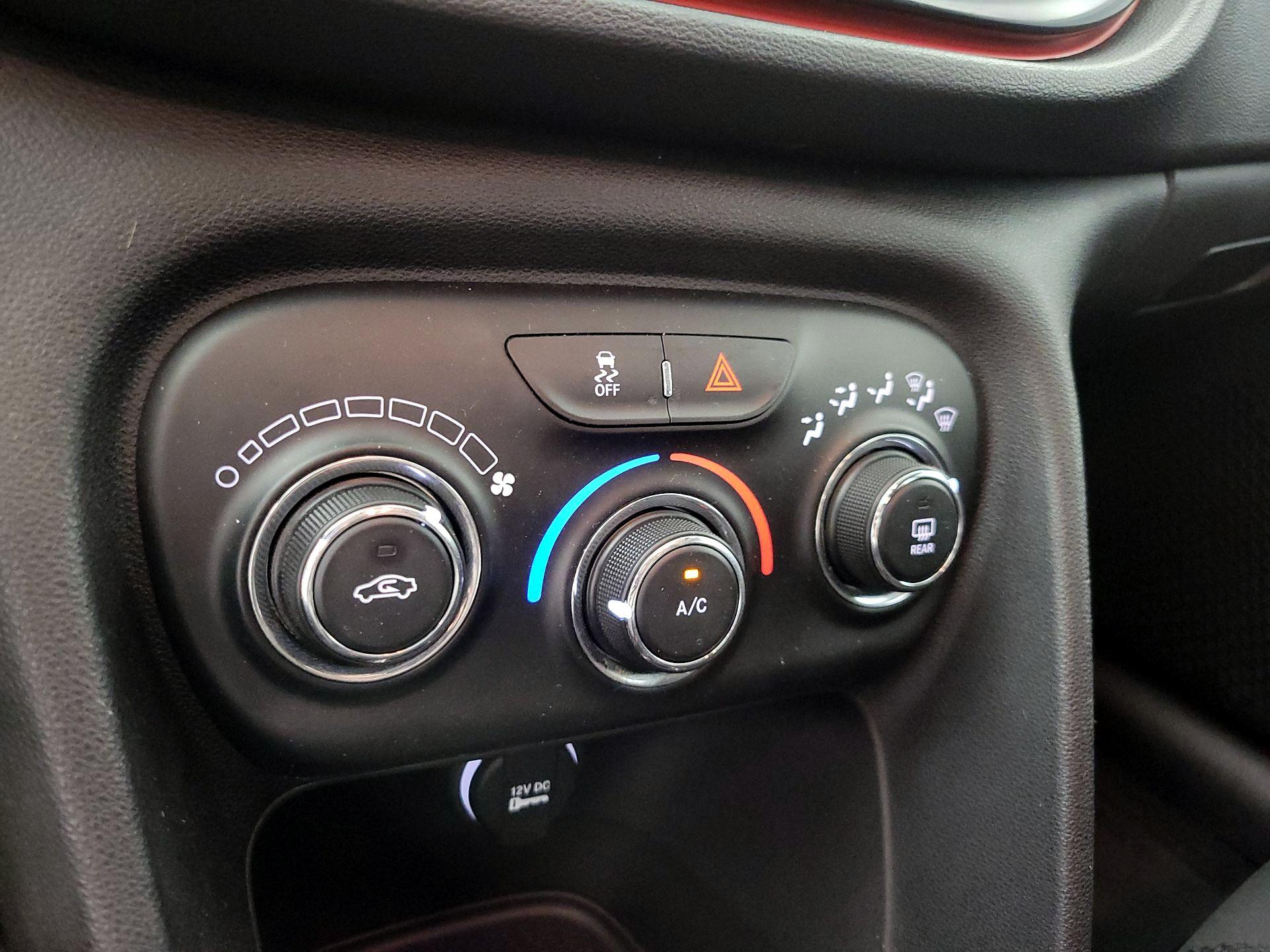 Thumbnail: 2016 Dodge Dart - 15