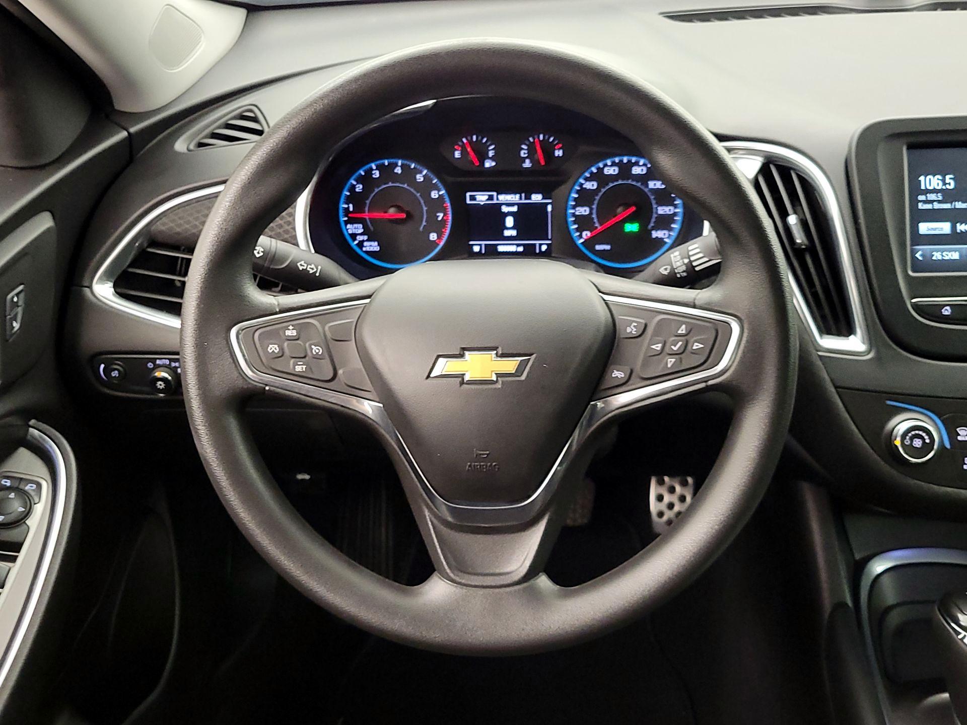 Thumbnail: 2016 Chevrolet Malibu - 10