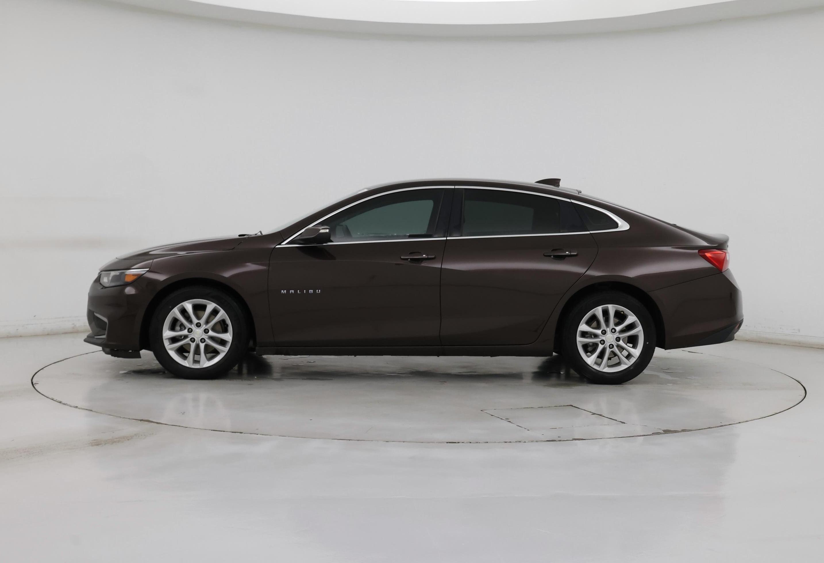 Thumbnail: 2016 Chevrolet Malibu - 3