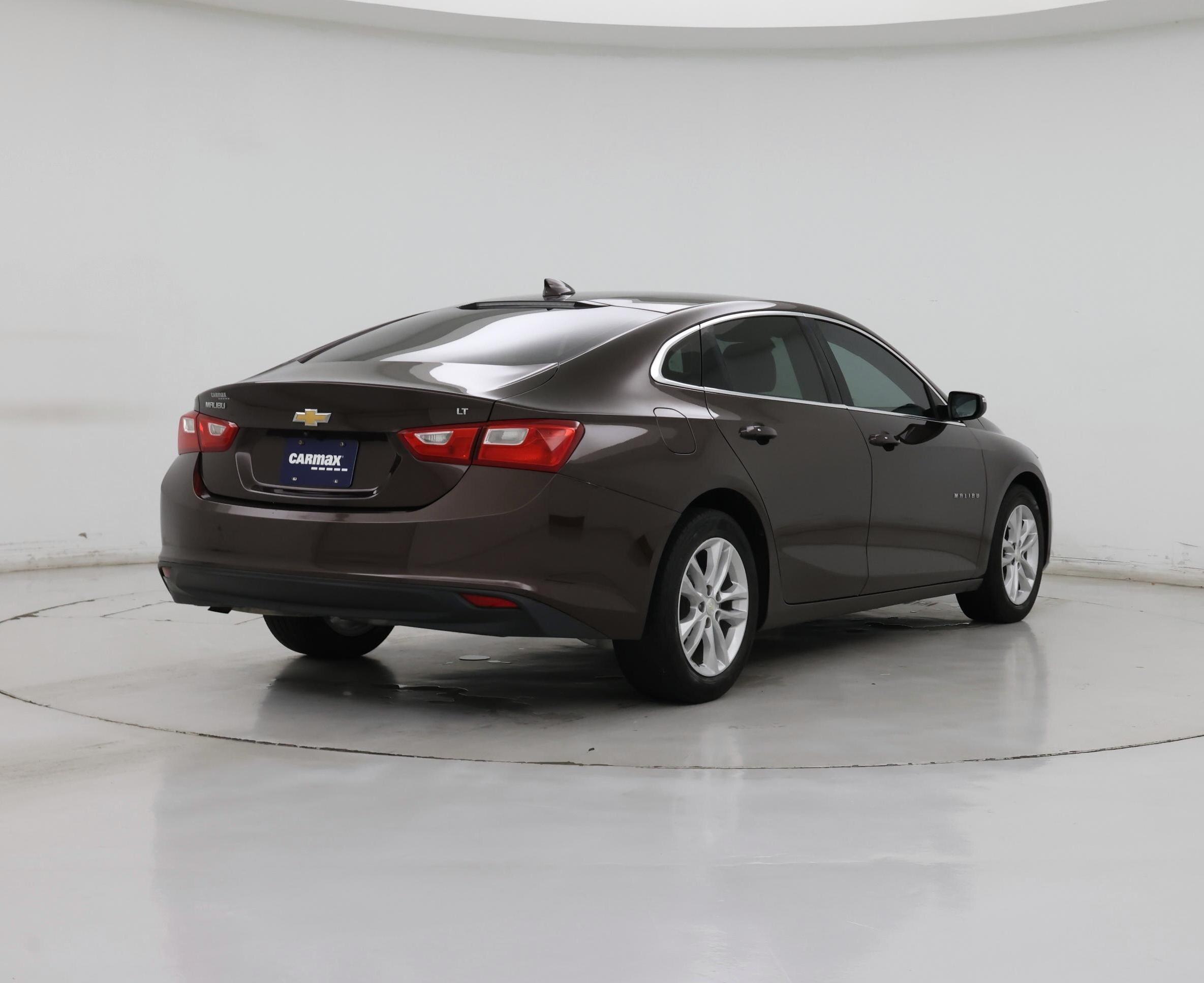 Thumbnail: 2016 Chevrolet Malibu - 8