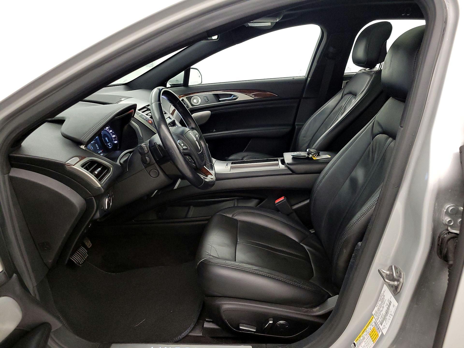 Thumbnail: 2017 Lincoln MKZ - 11