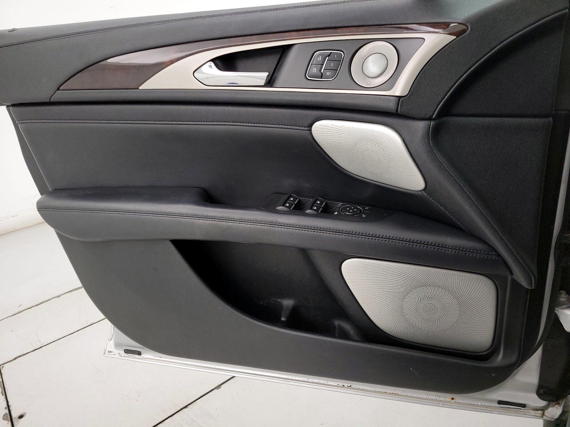 Thumbnail: 2017 Lincoln MKZ - 12