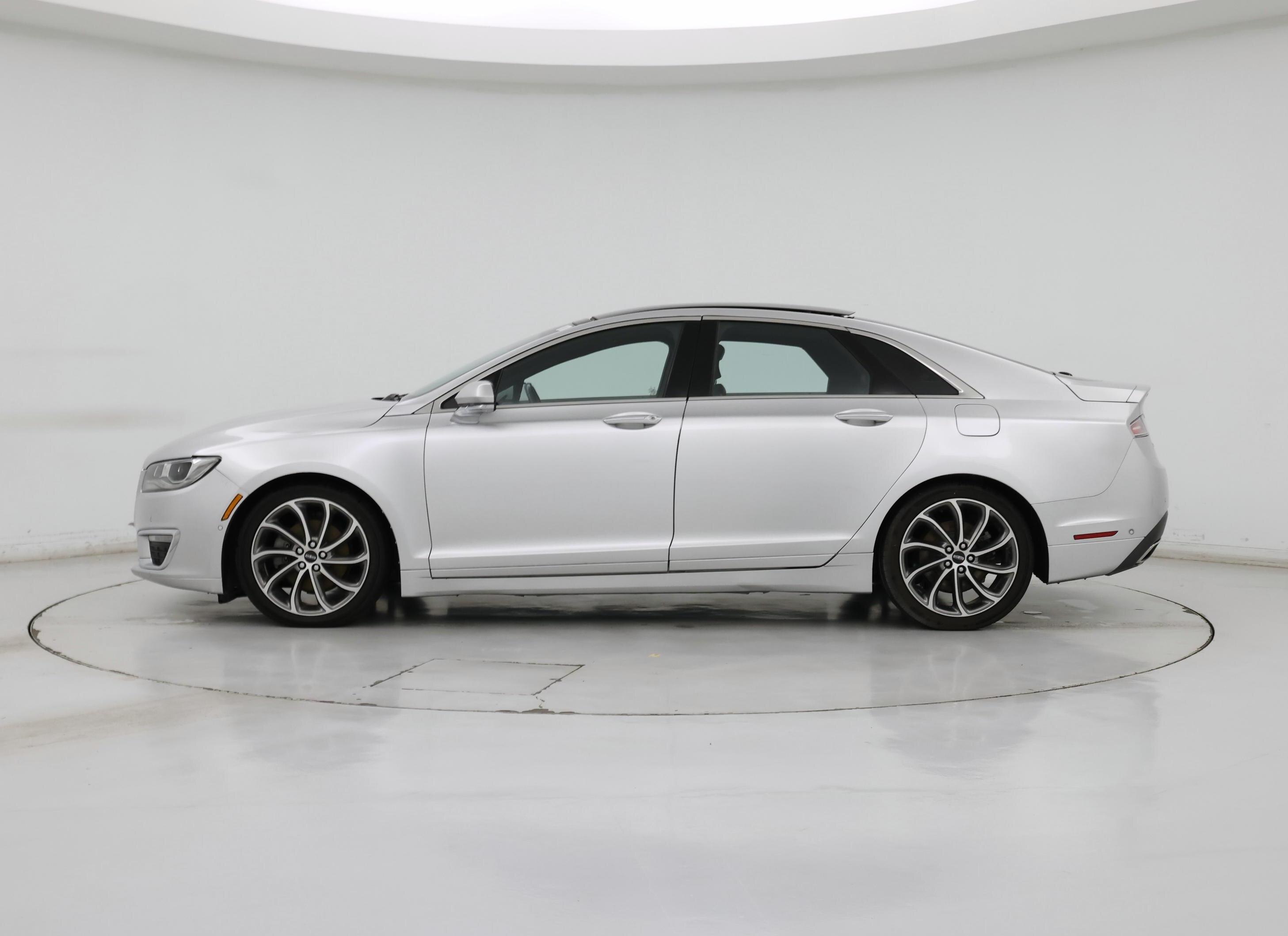 Thumbnail: 2017 Lincoln MKZ - 3