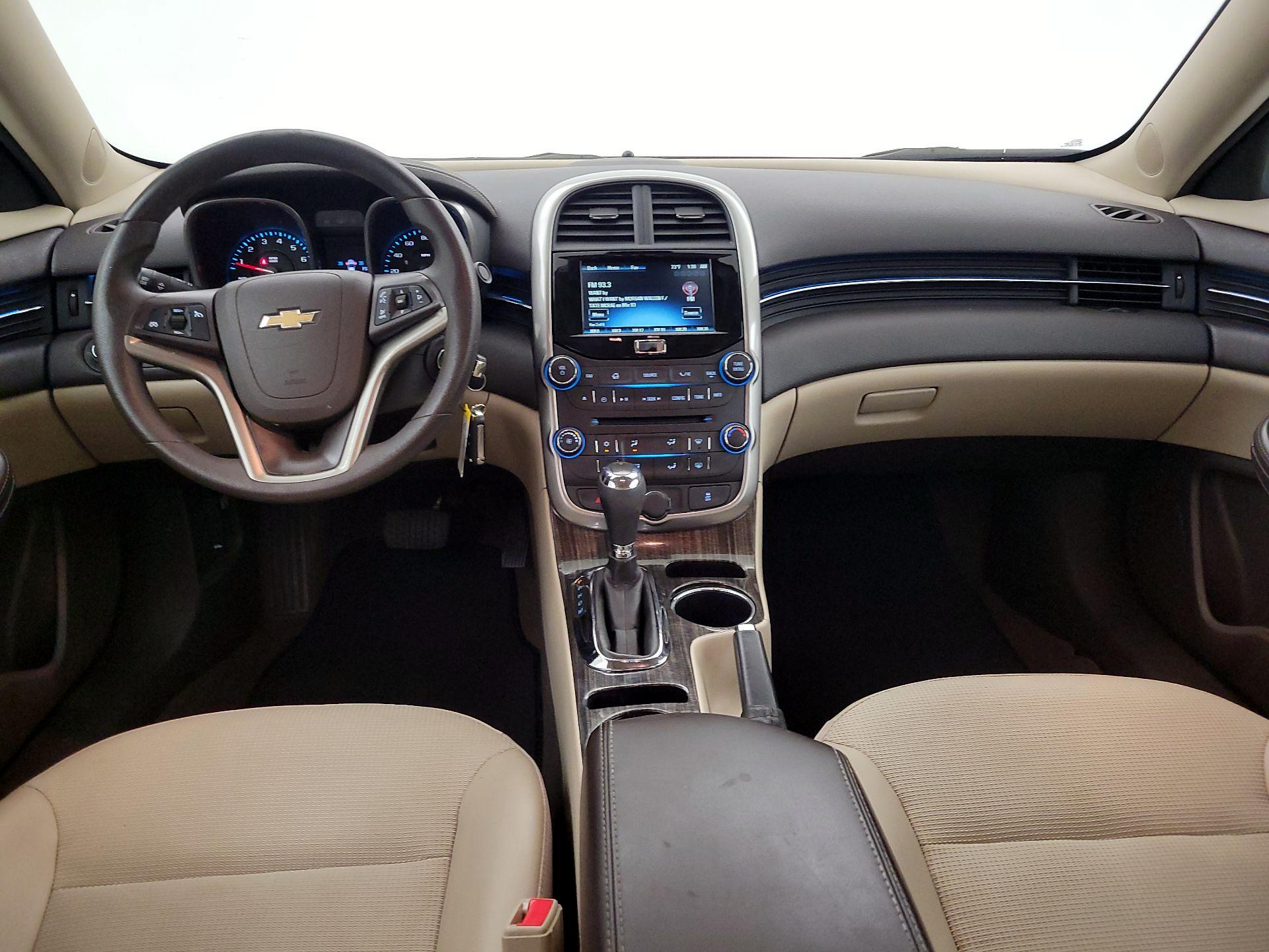 Thumbnail: 2016 Chevrolet Malibu - 9