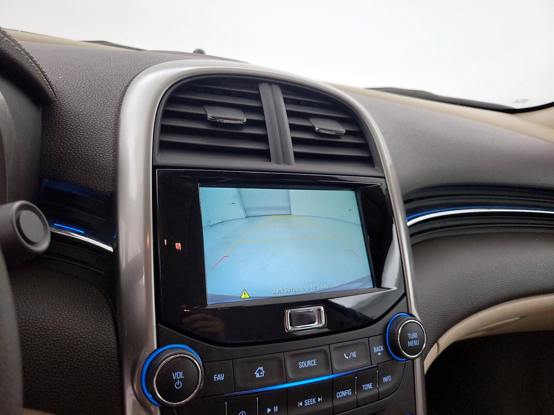 Thumbnail: 2016 Chevrolet Malibu - 14