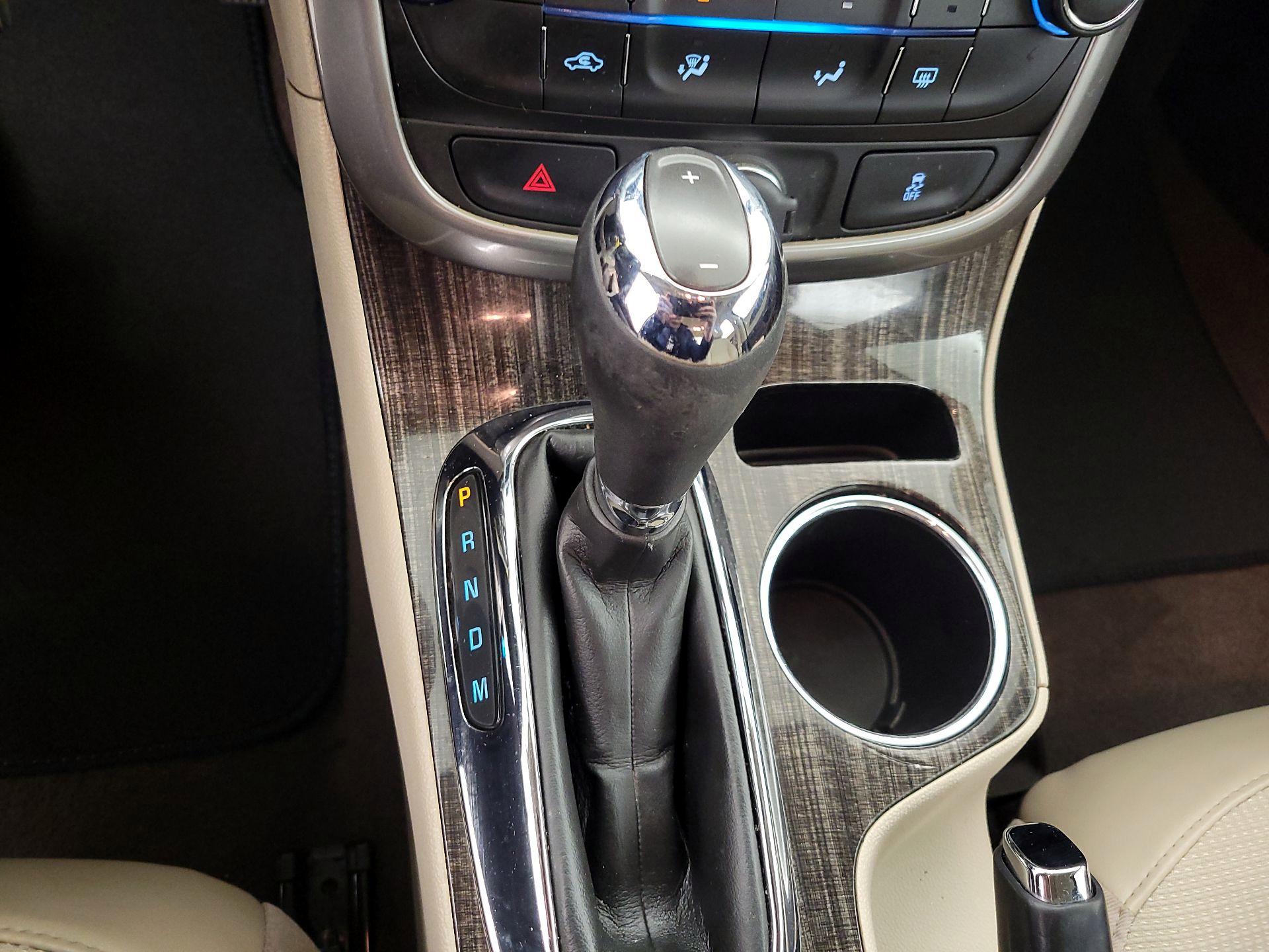 Thumbnail: 2016 Chevrolet Malibu - 17