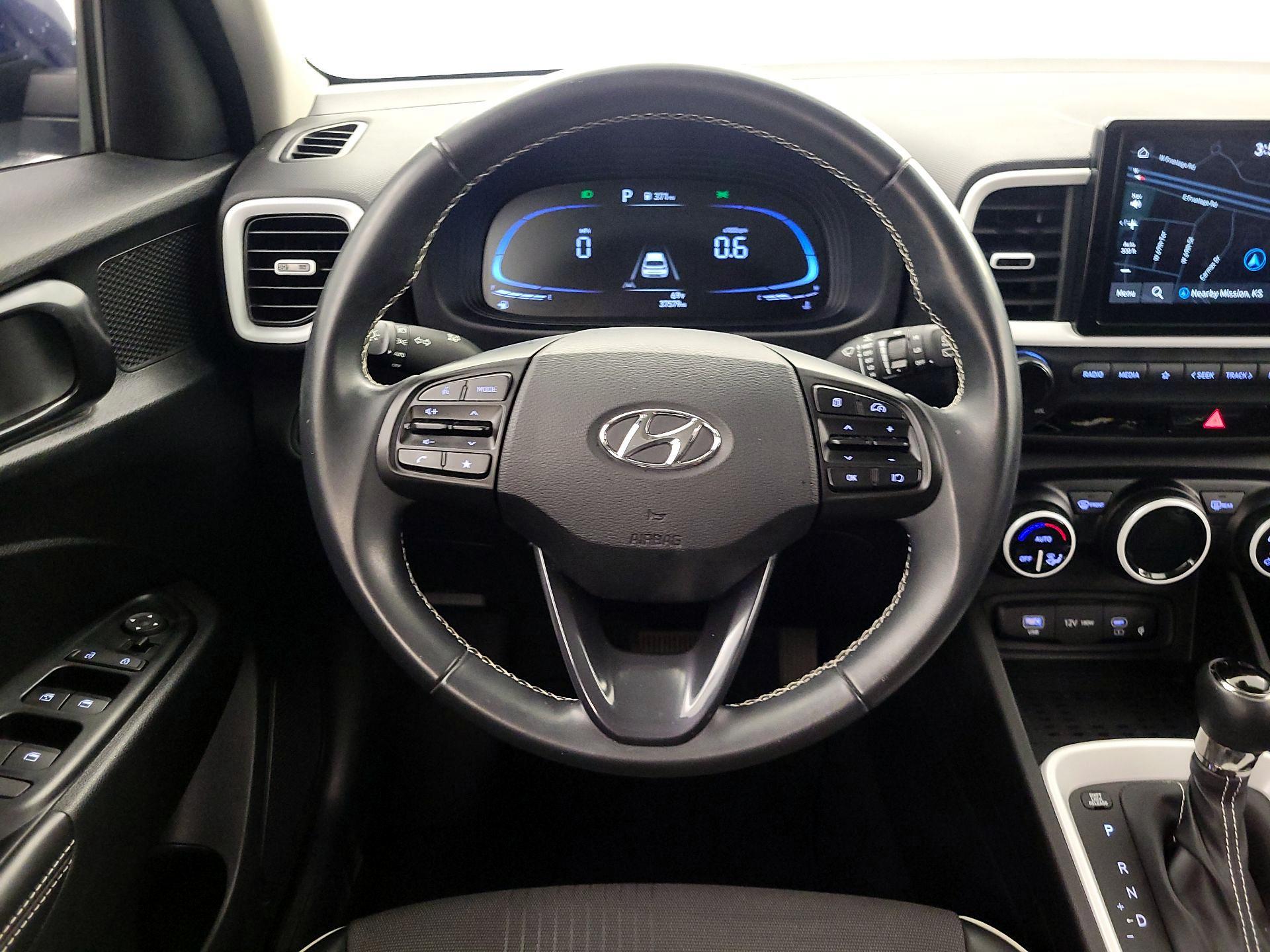 Thumbnail: 2023 Hyundai Venue - 10