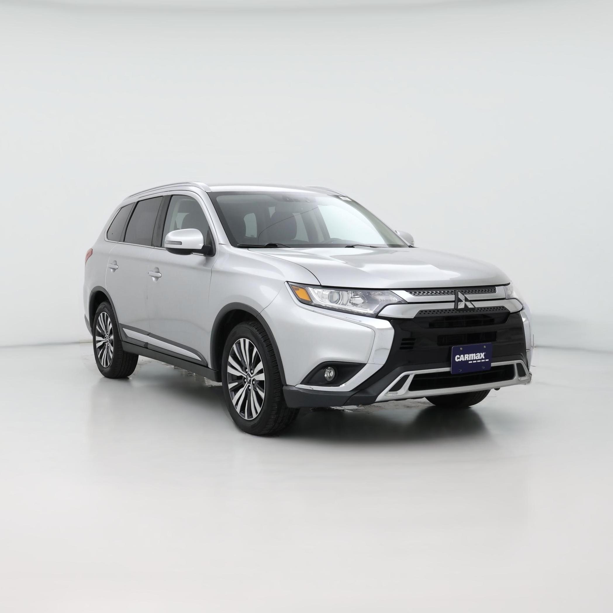 Thumbnail: 2019 Mitsubishi Outlander - 1