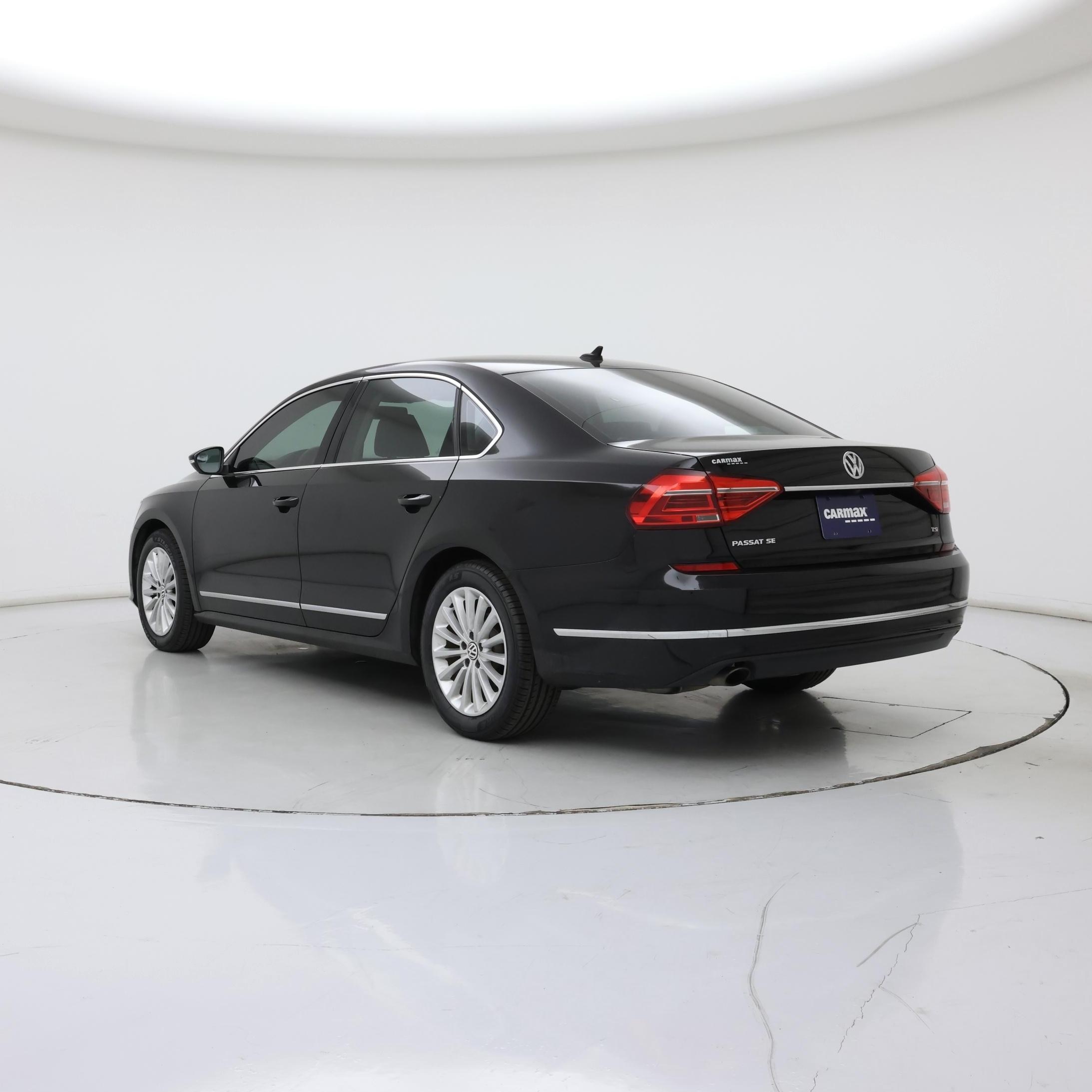 Thumbnail: 2016 Volkswagen Passat - 2