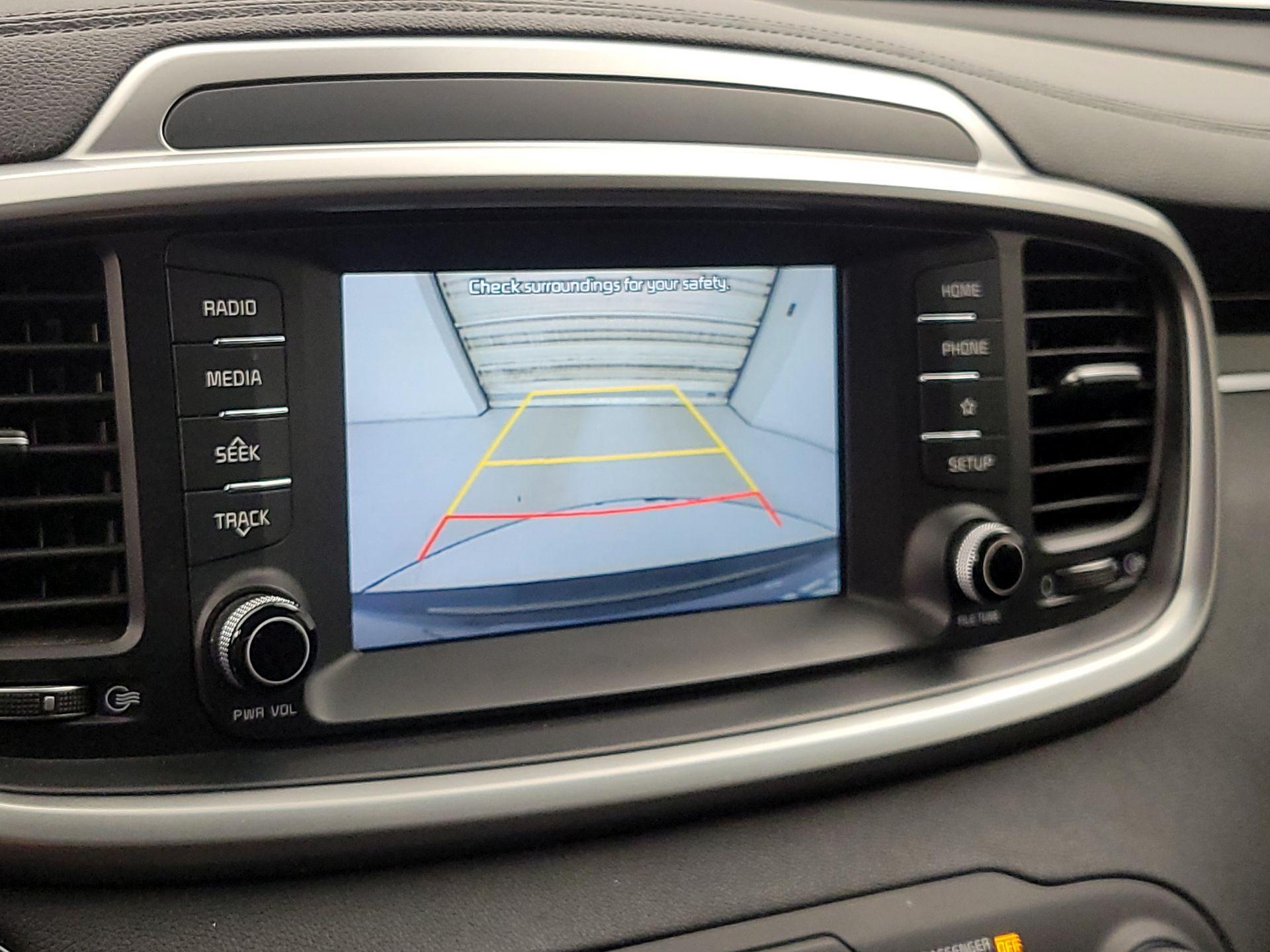 Thumbnail: 2020 Kia Sorento - 14